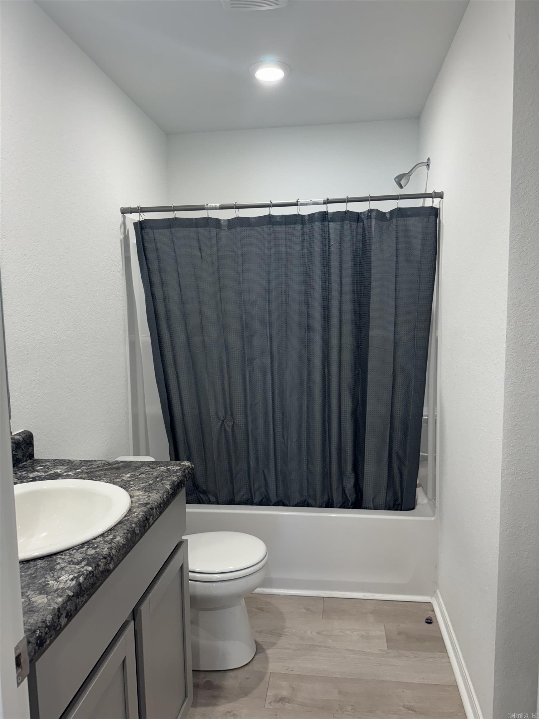 WHITE OAK CROSSING - Residential Lease