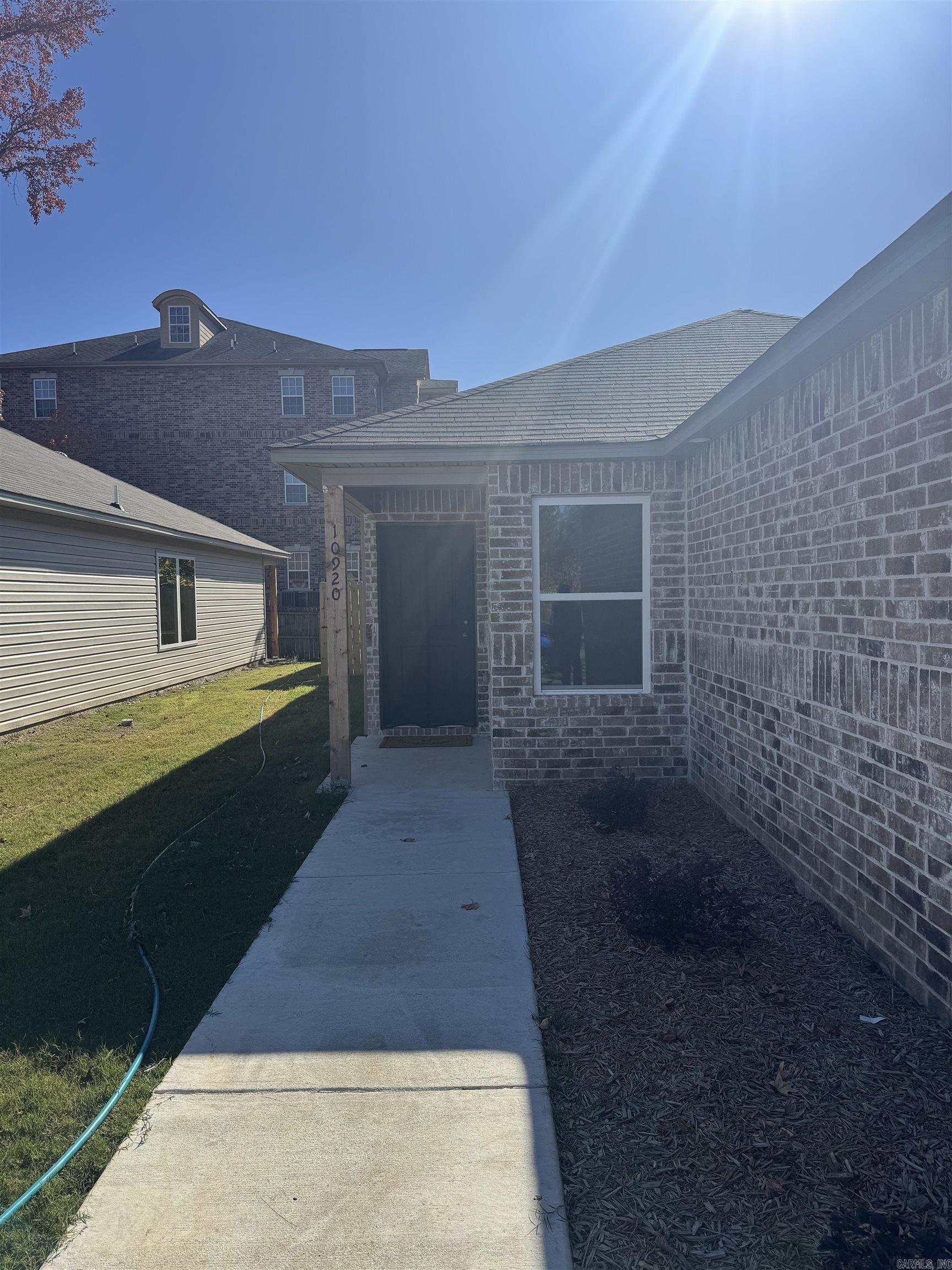 WHITE OAK CROSSING - Residential Lease