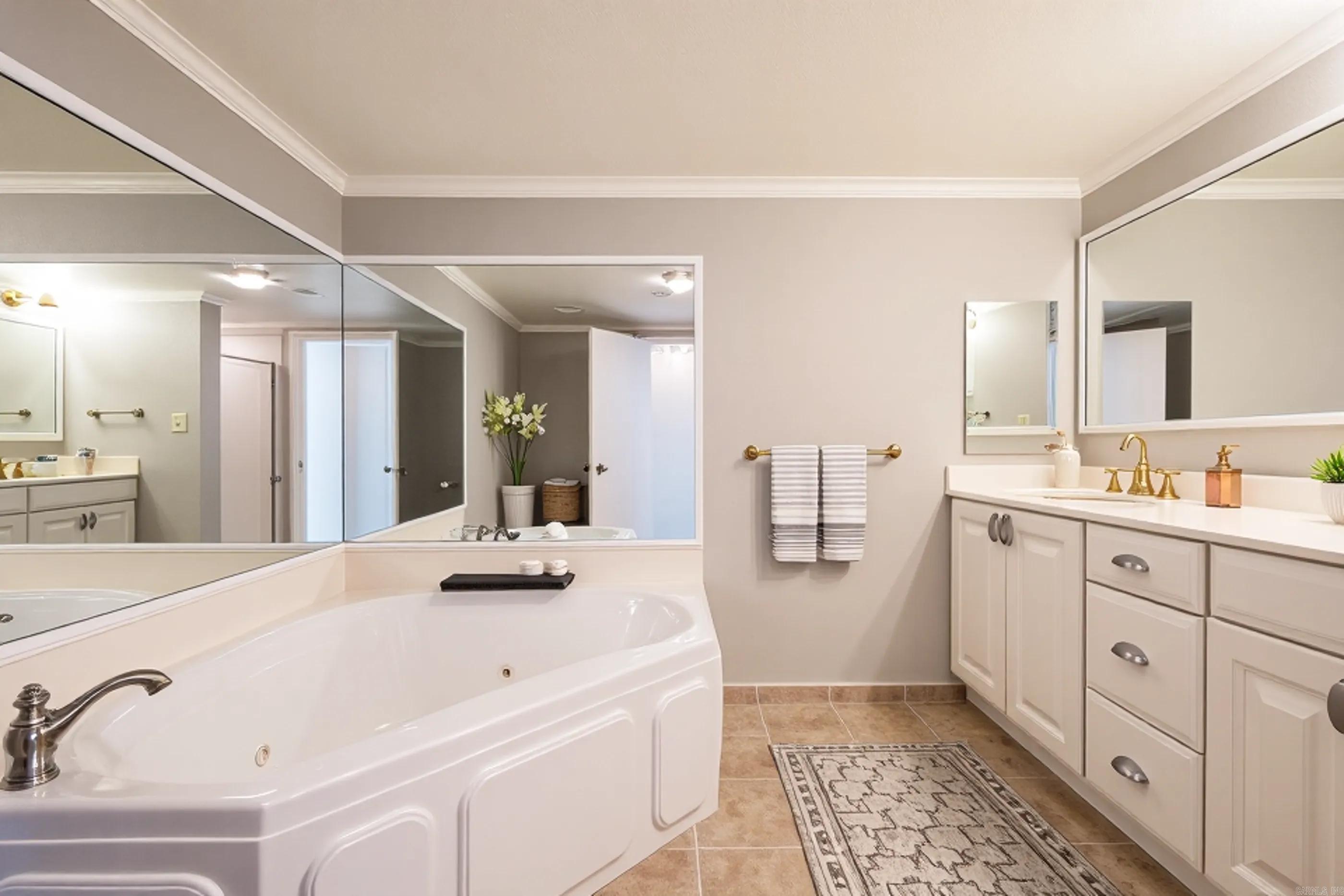 LAFAYETTE SQUARE HPR - Residential