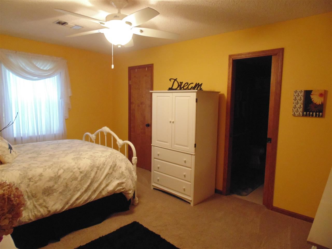 Country Oaks - Residential