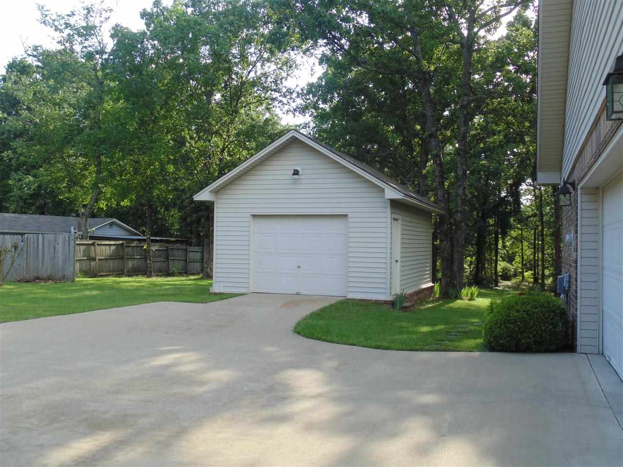 Country Oaks - Residential