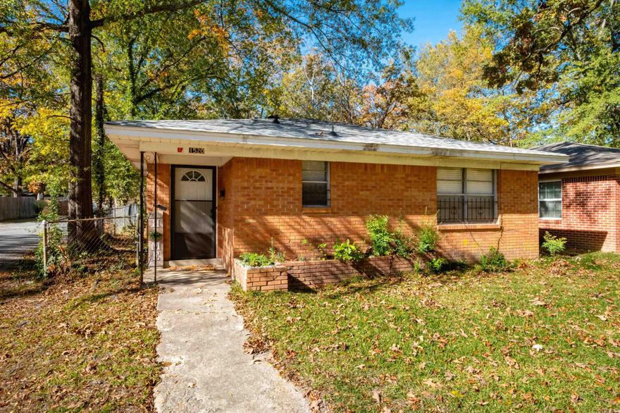 Charming home in convenient Oak Forest neighborhood.  Three bedrooms, two full baths with eat in kitchen.  Detached garage with additional room for storage or recreation space attached.  Fenced in back yard with free standing deck for entertaining.