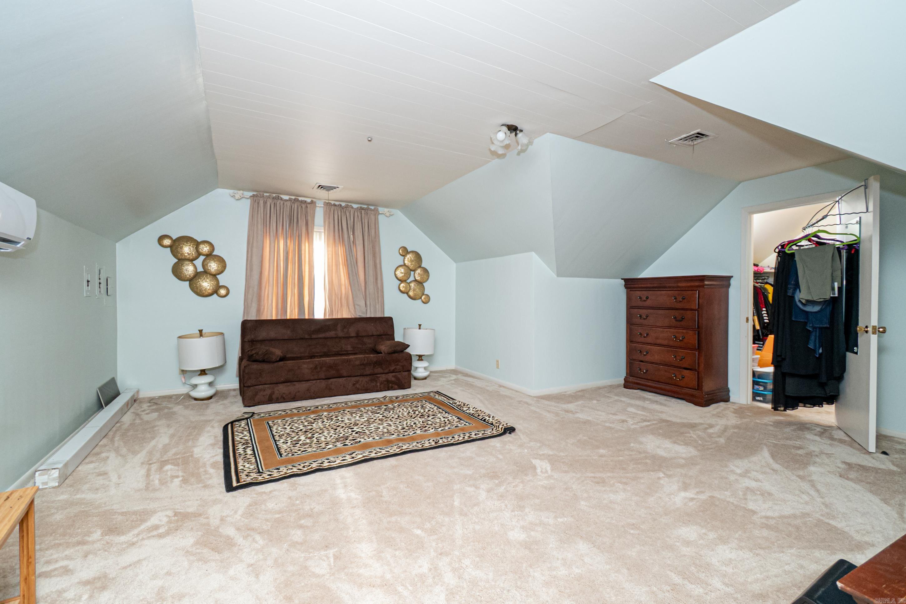 THOMPSON HEIGHTS 2ND S-D - Residential