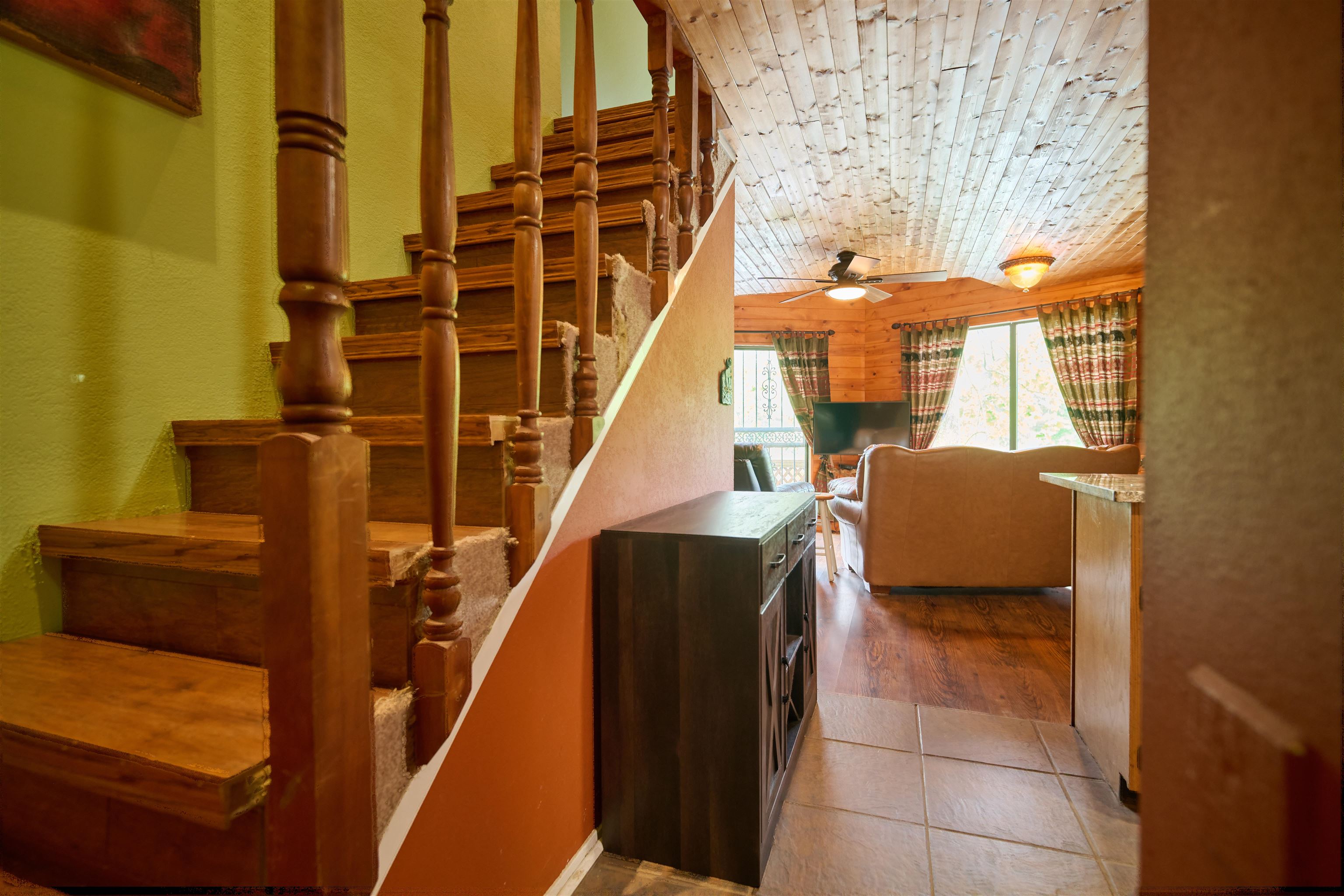 MOUNTAIN VIEW FIRST STONE - Residential