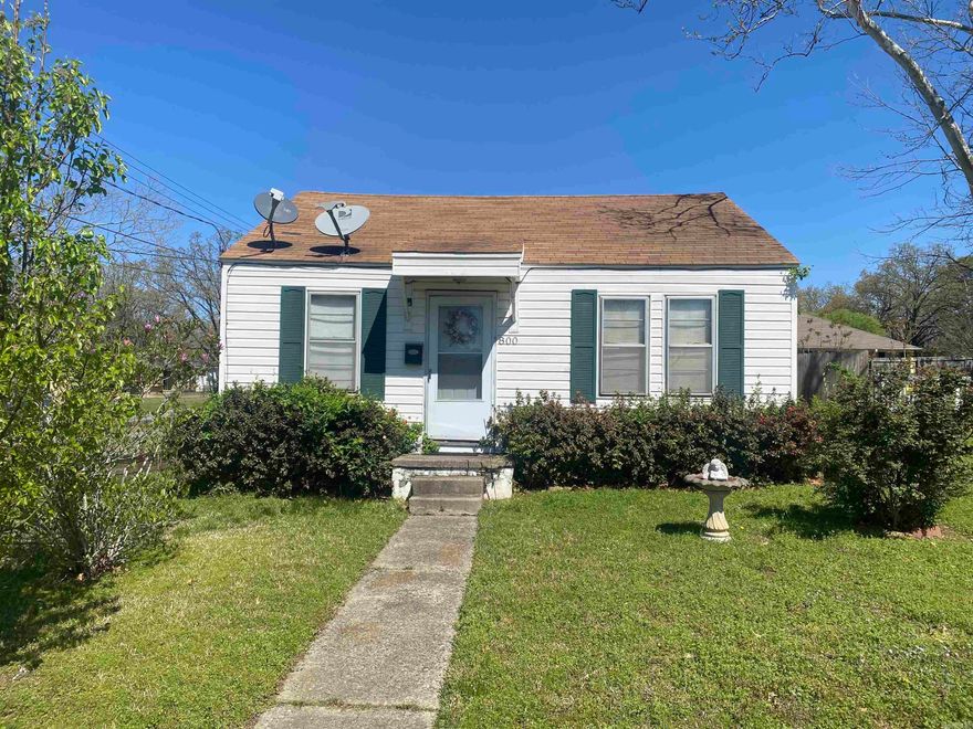 Great fixer upper in the heart of Sherwood. Will have a new roof prior to closing Convenient to everything.  3 bedrooms and 2 baths.  Master is separate from guest bedrooms.  It is large with a large en-suite bathroom and a large walk-in closet.  Corner lot, fully fenced back yard, and a storage building.  Being sold as-is.  Inspections welcome  Listed under $85.00 a sq foot.