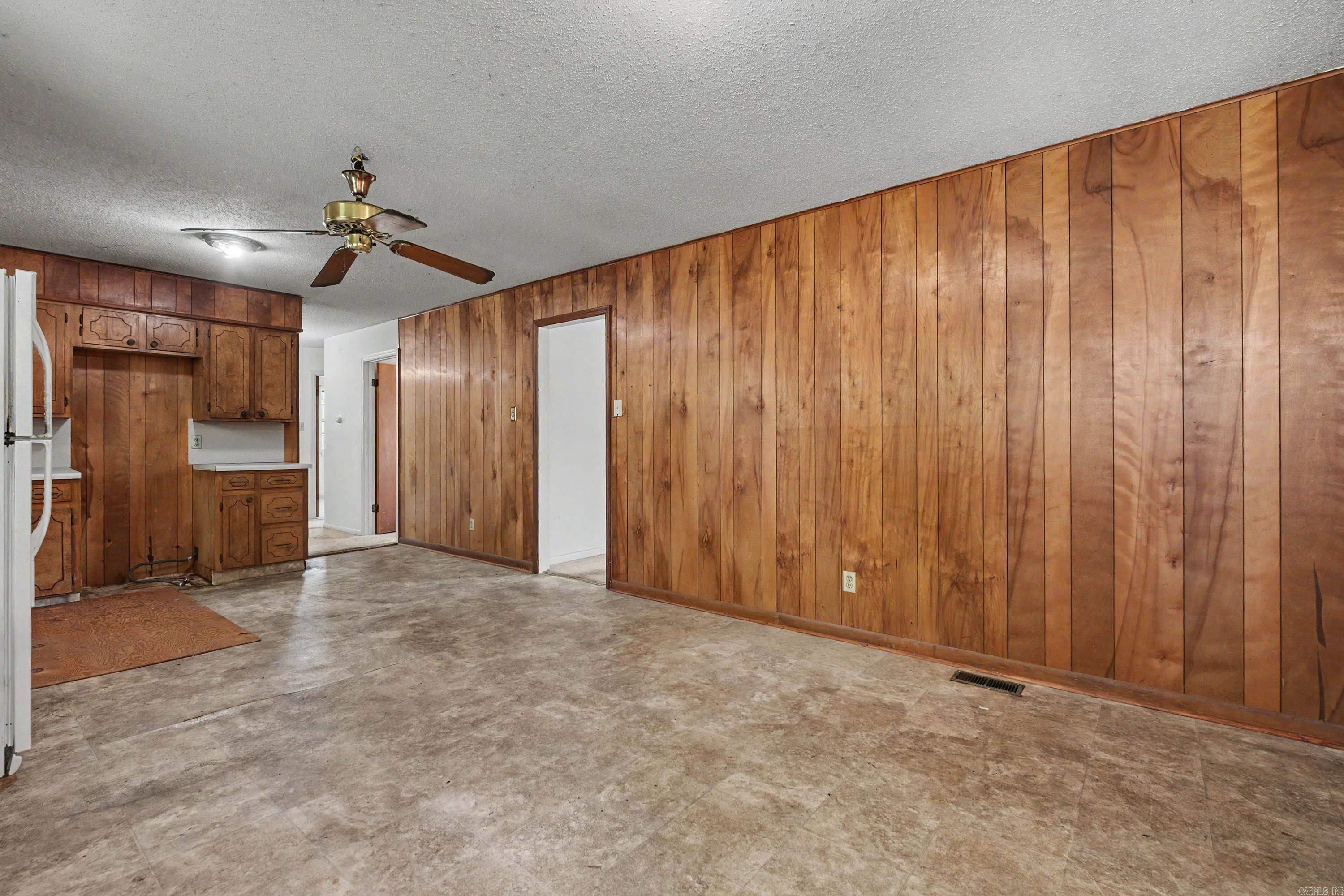 TWIN LAKES - Residential