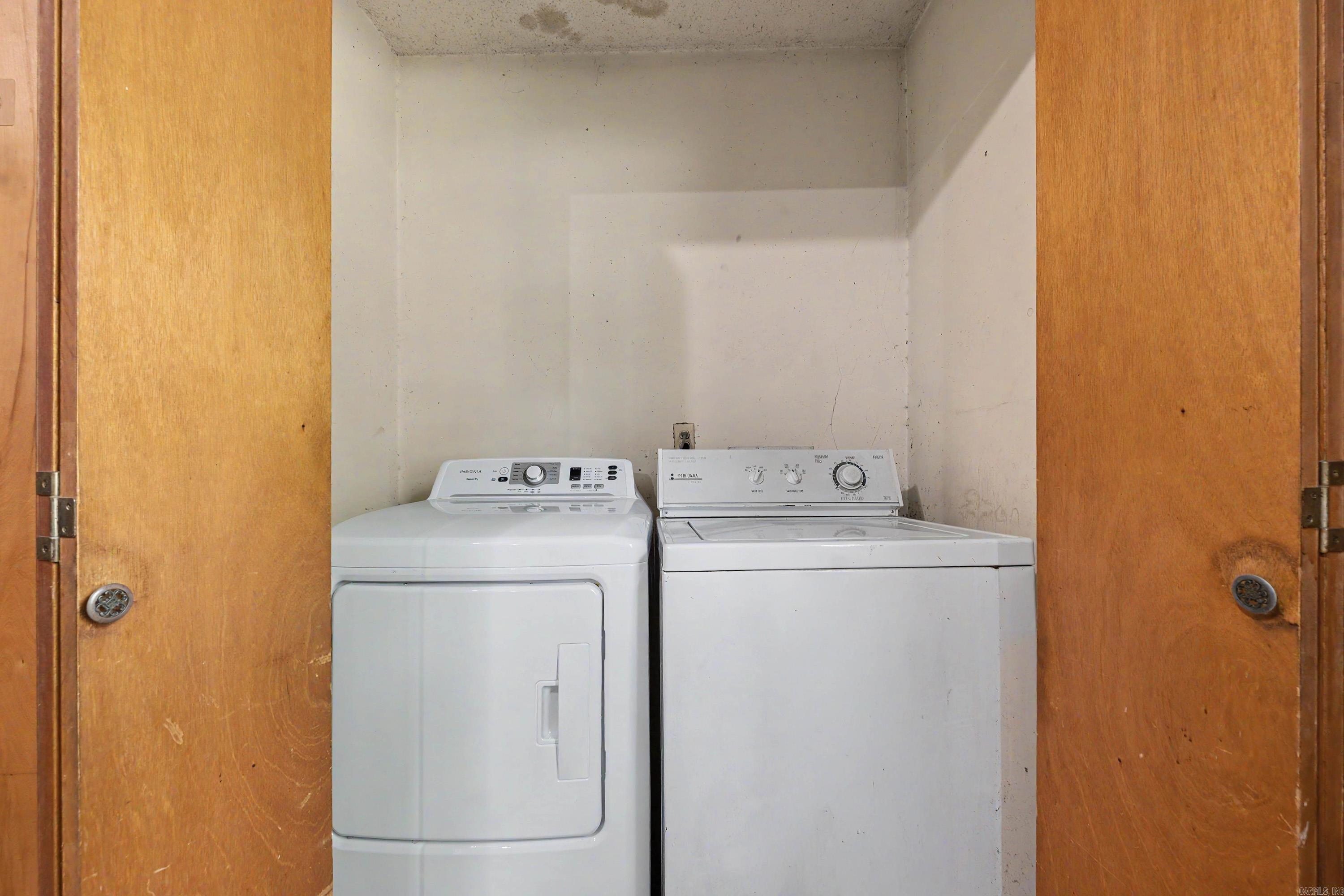 TWIN LAKES - Residential