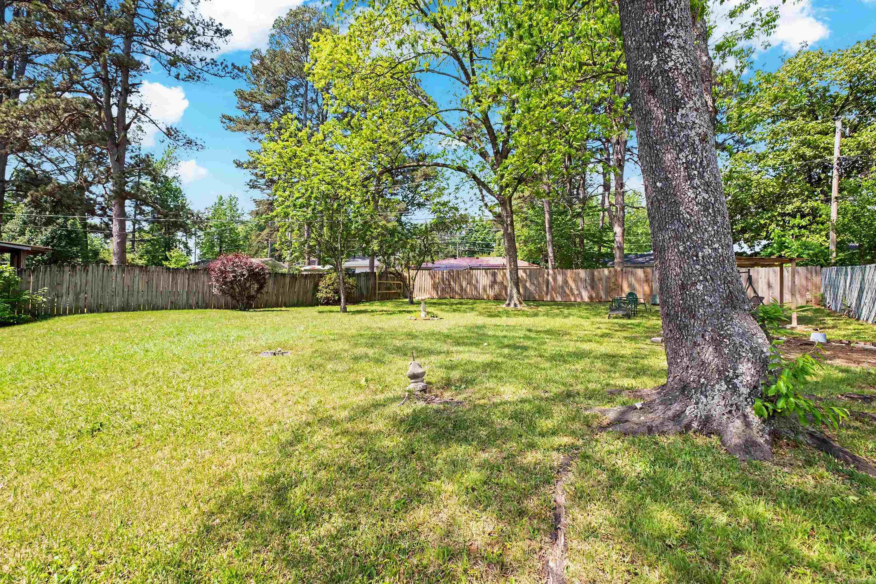 TWIN LAKES - Residential