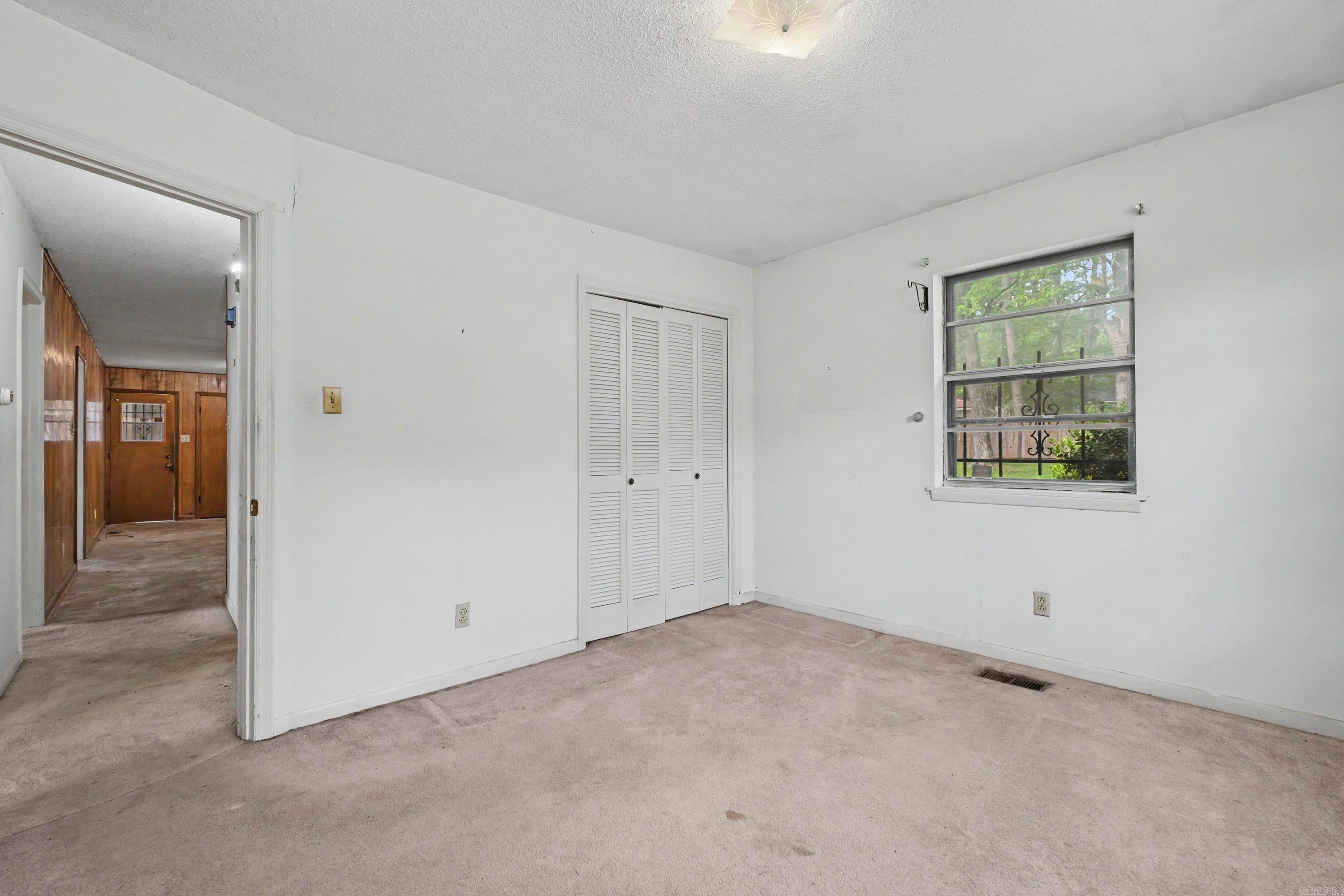 TWIN LAKES - Residential