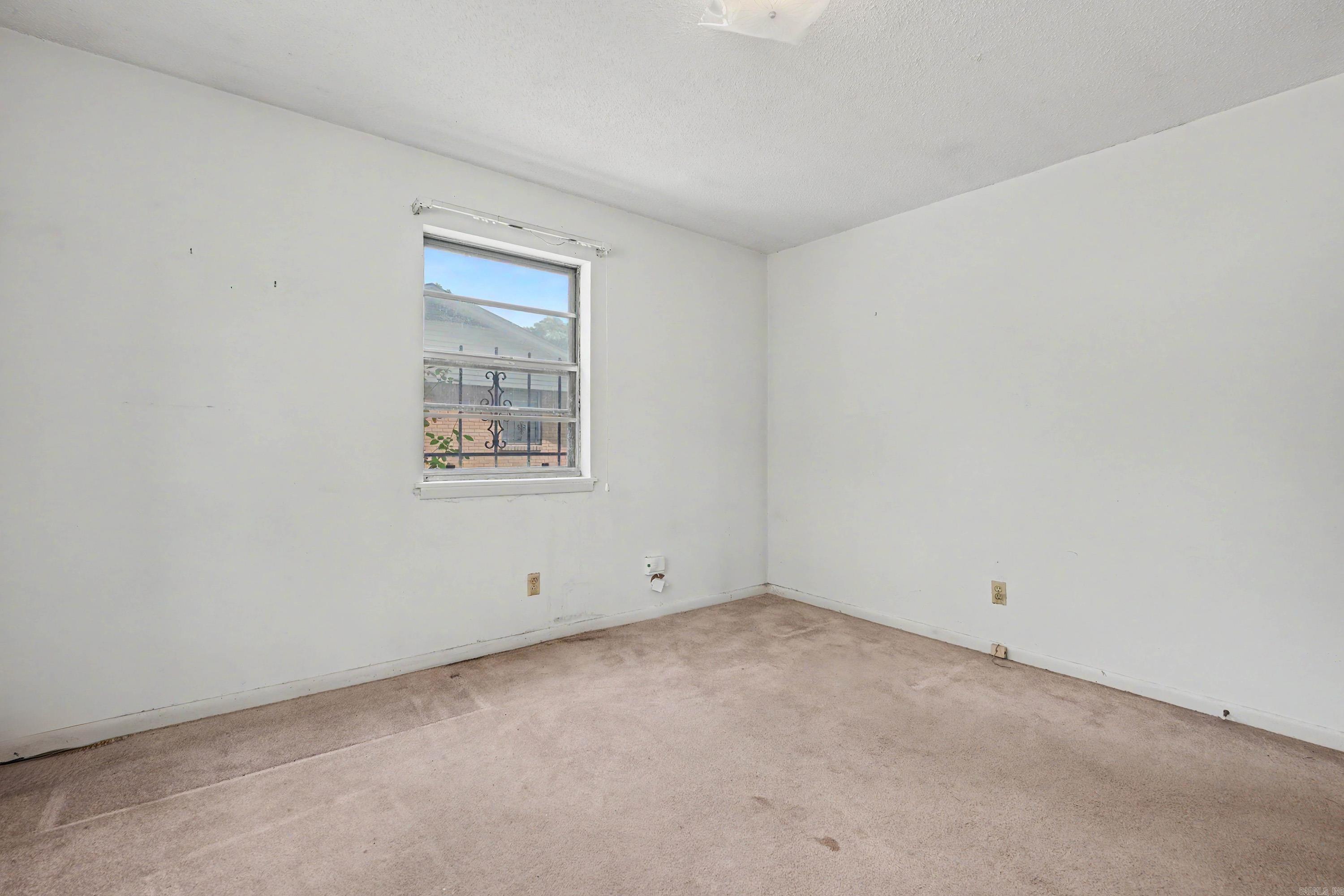 TWIN LAKES - Residential