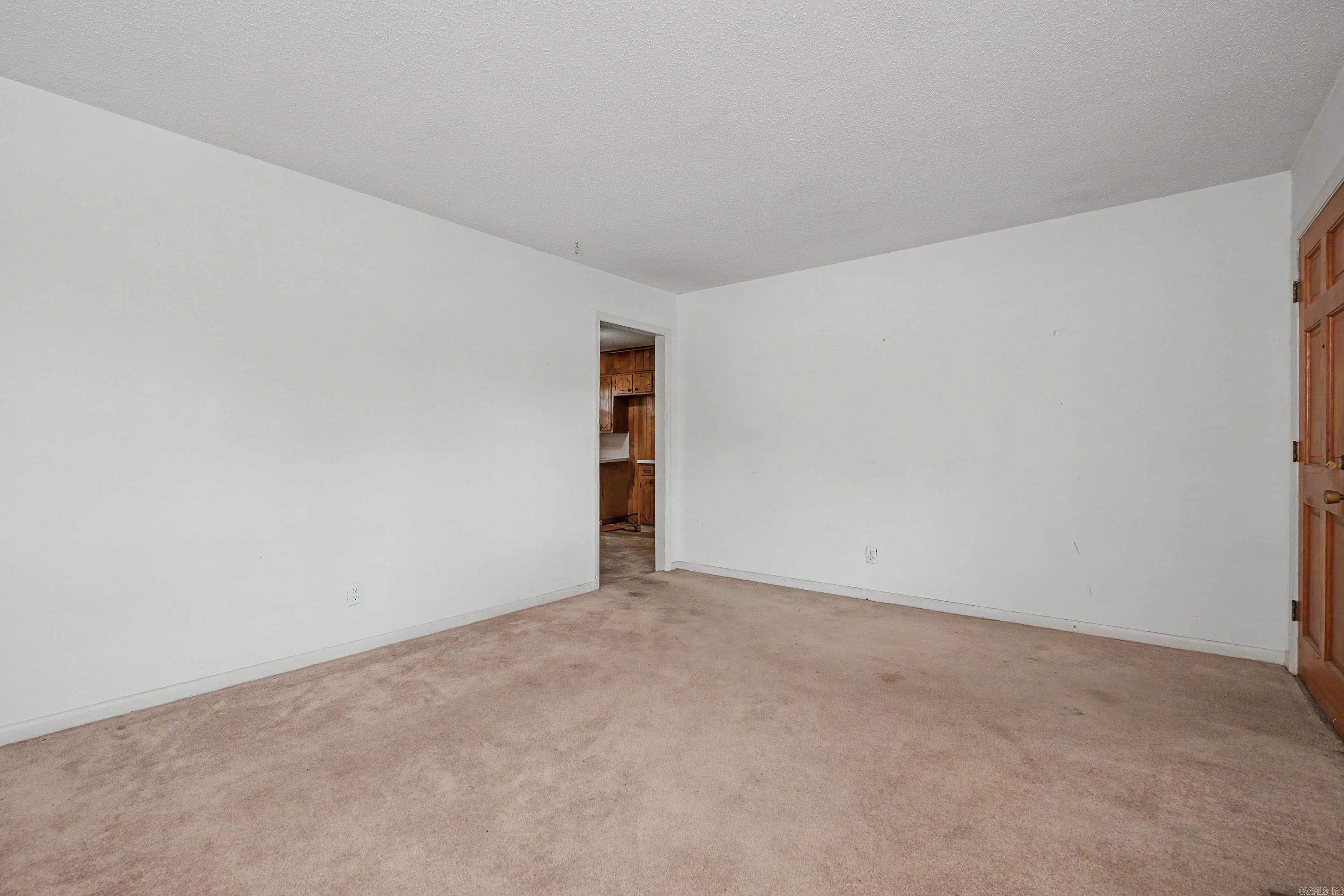 TWIN LAKES - Residential