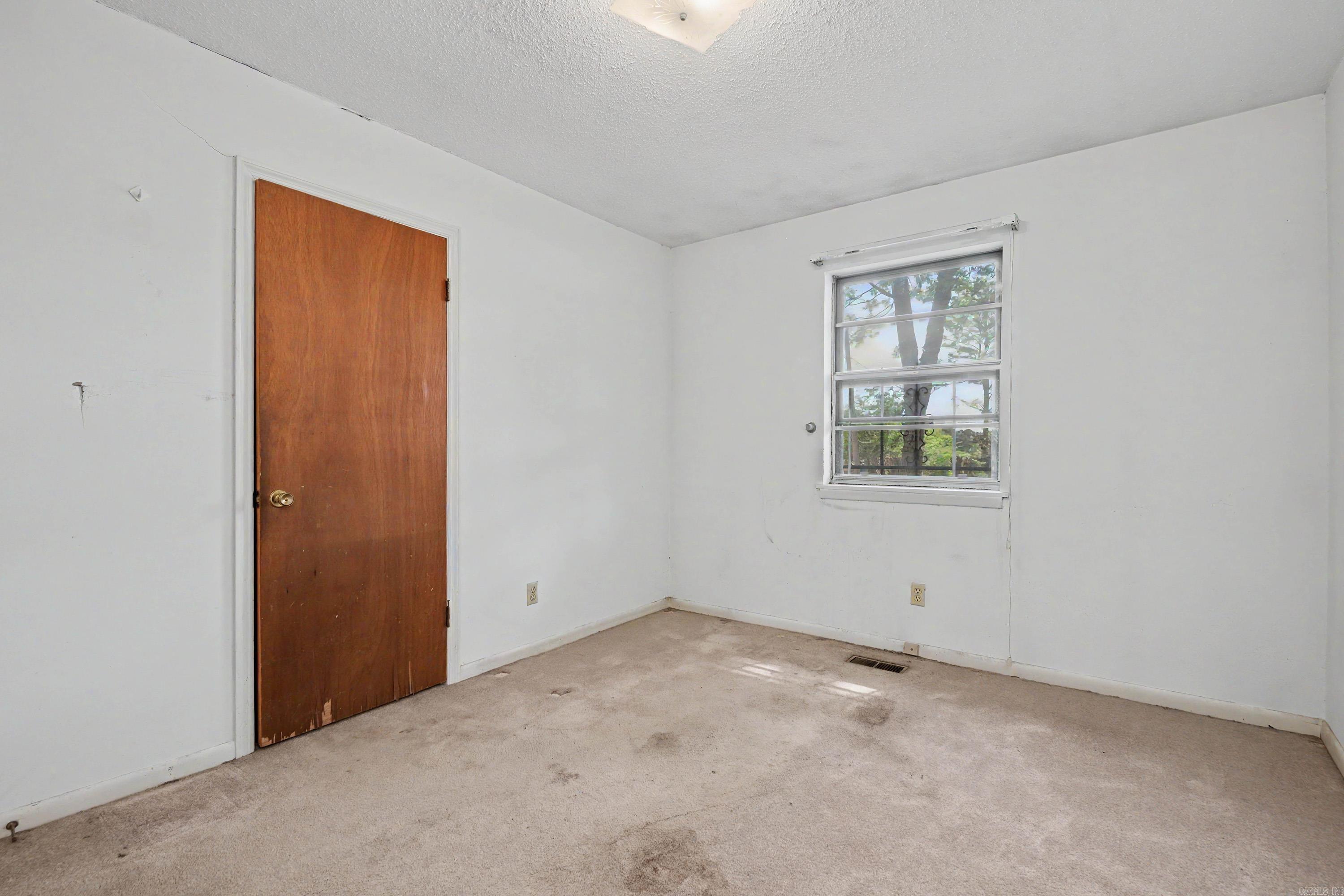 TWIN LAKES - Residential