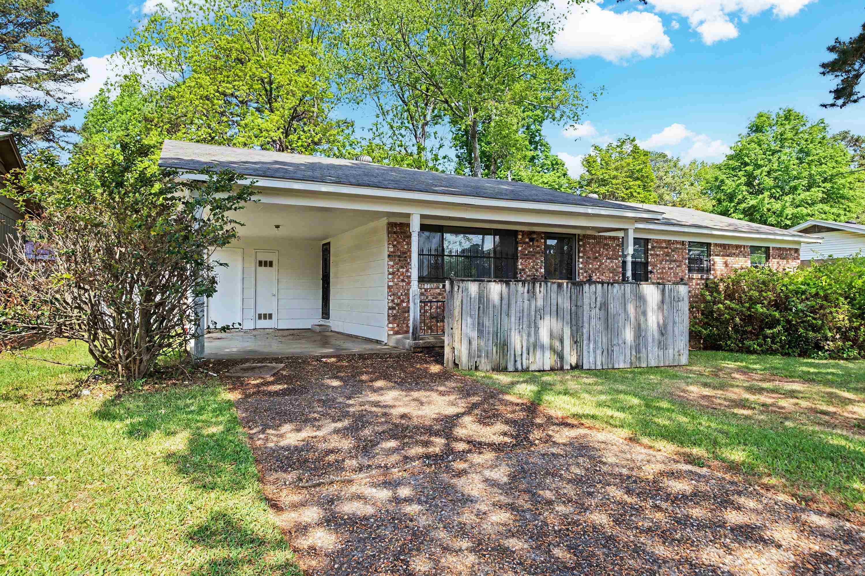 TWIN LAKES - Residential