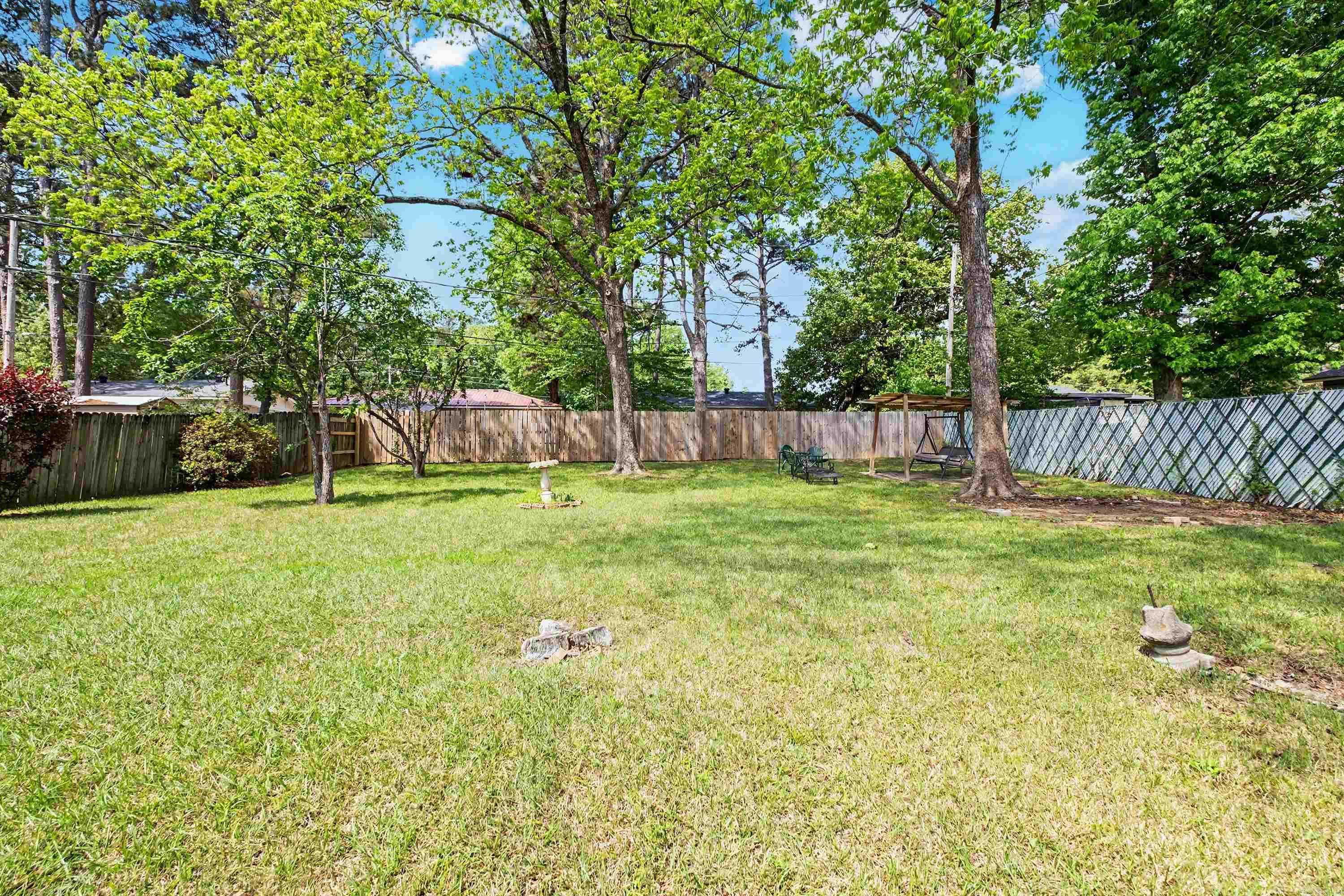 TWIN LAKES - Residential