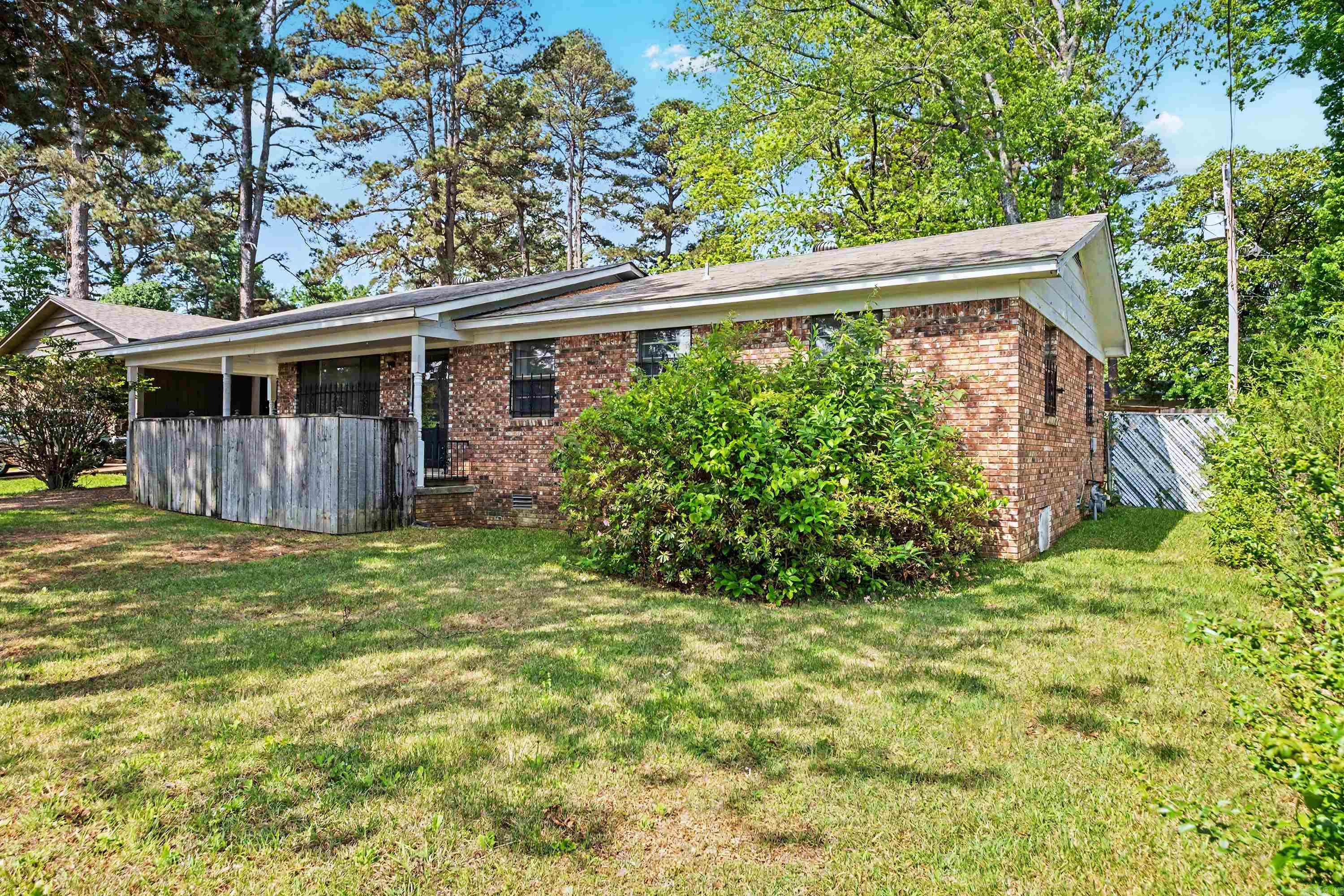 TWIN LAKES - Residential