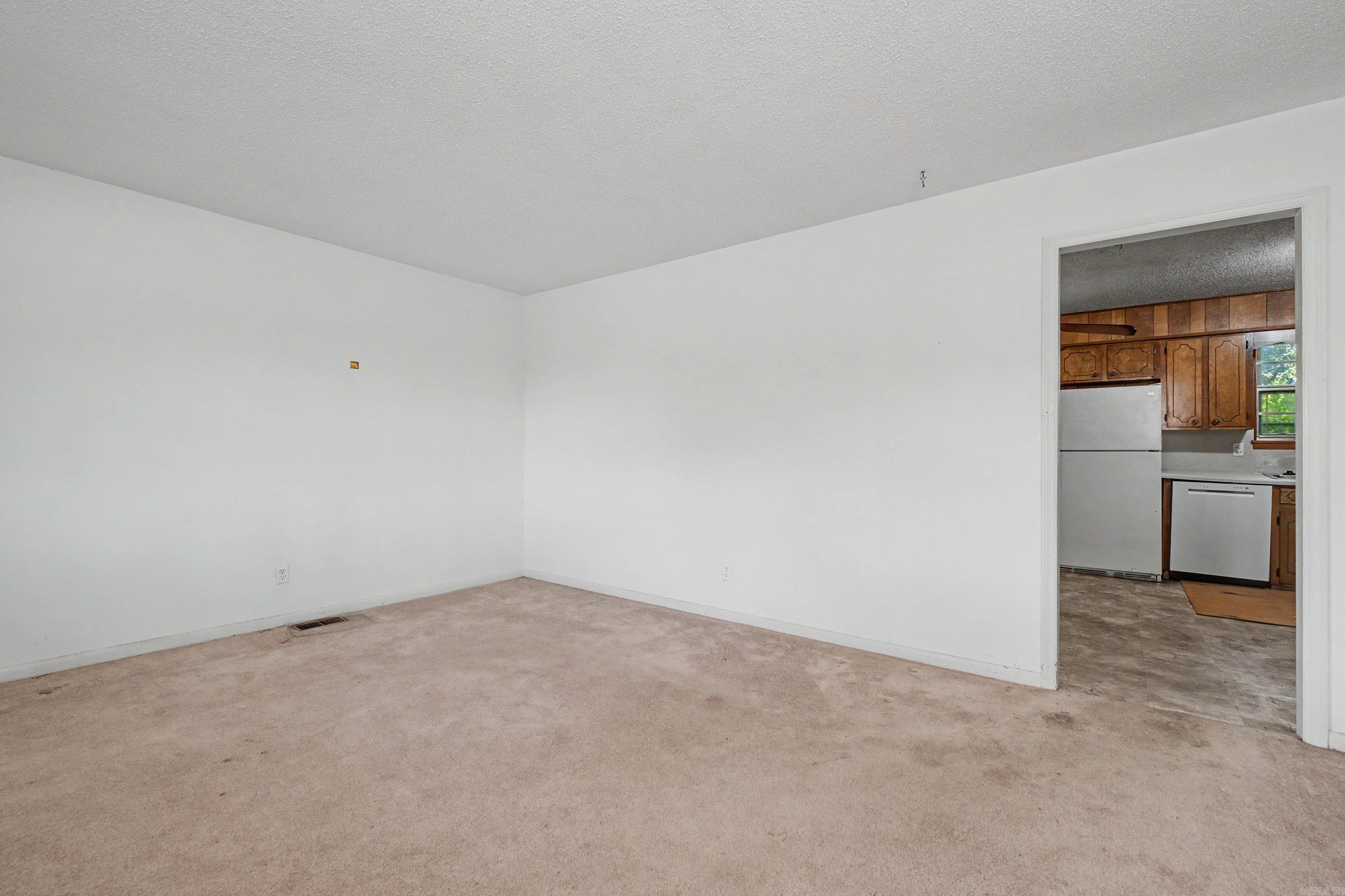 TWIN LAKES - Residential