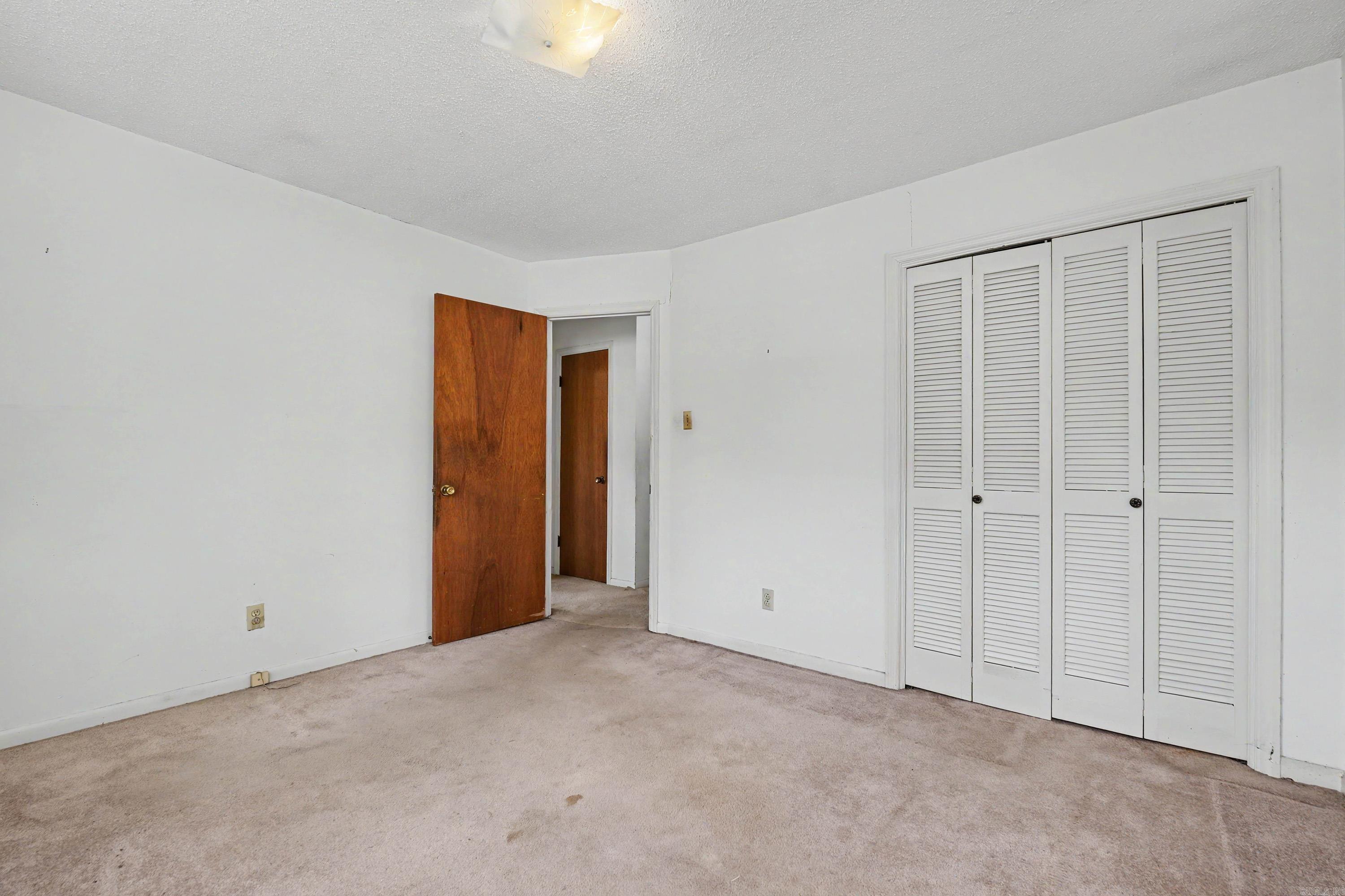 TWIN LAKES - Residential