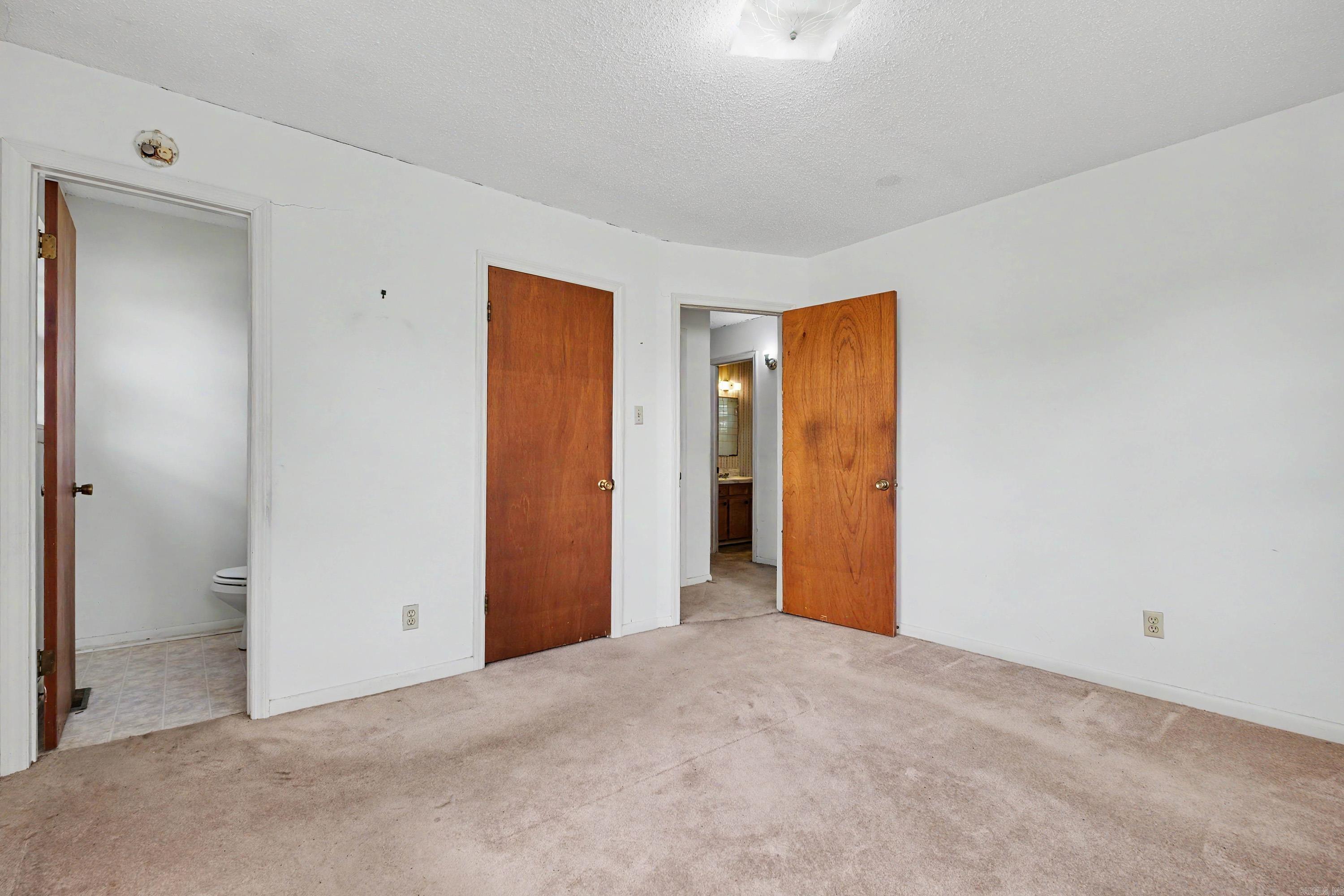 TWIN LAKES - Residential