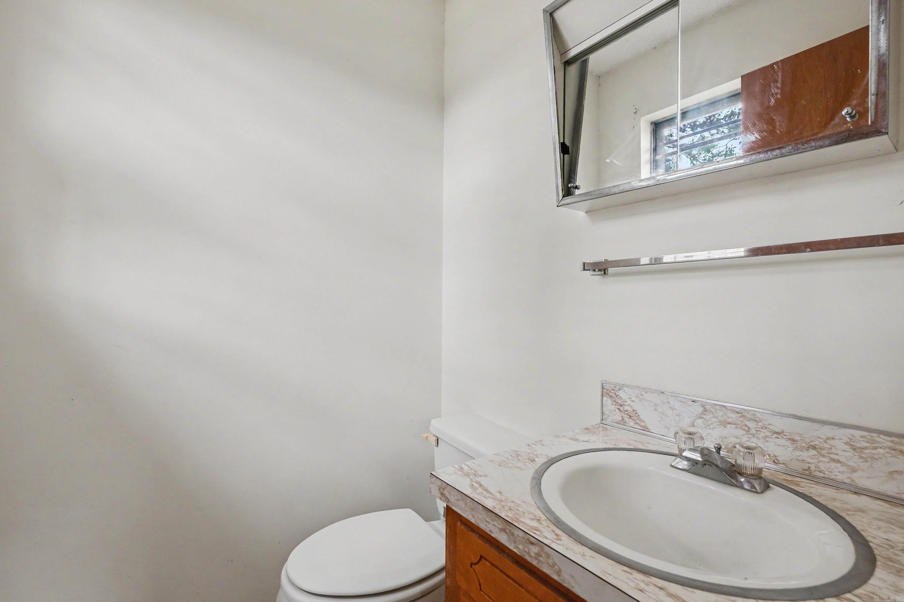 TWIN LAKES - Residential