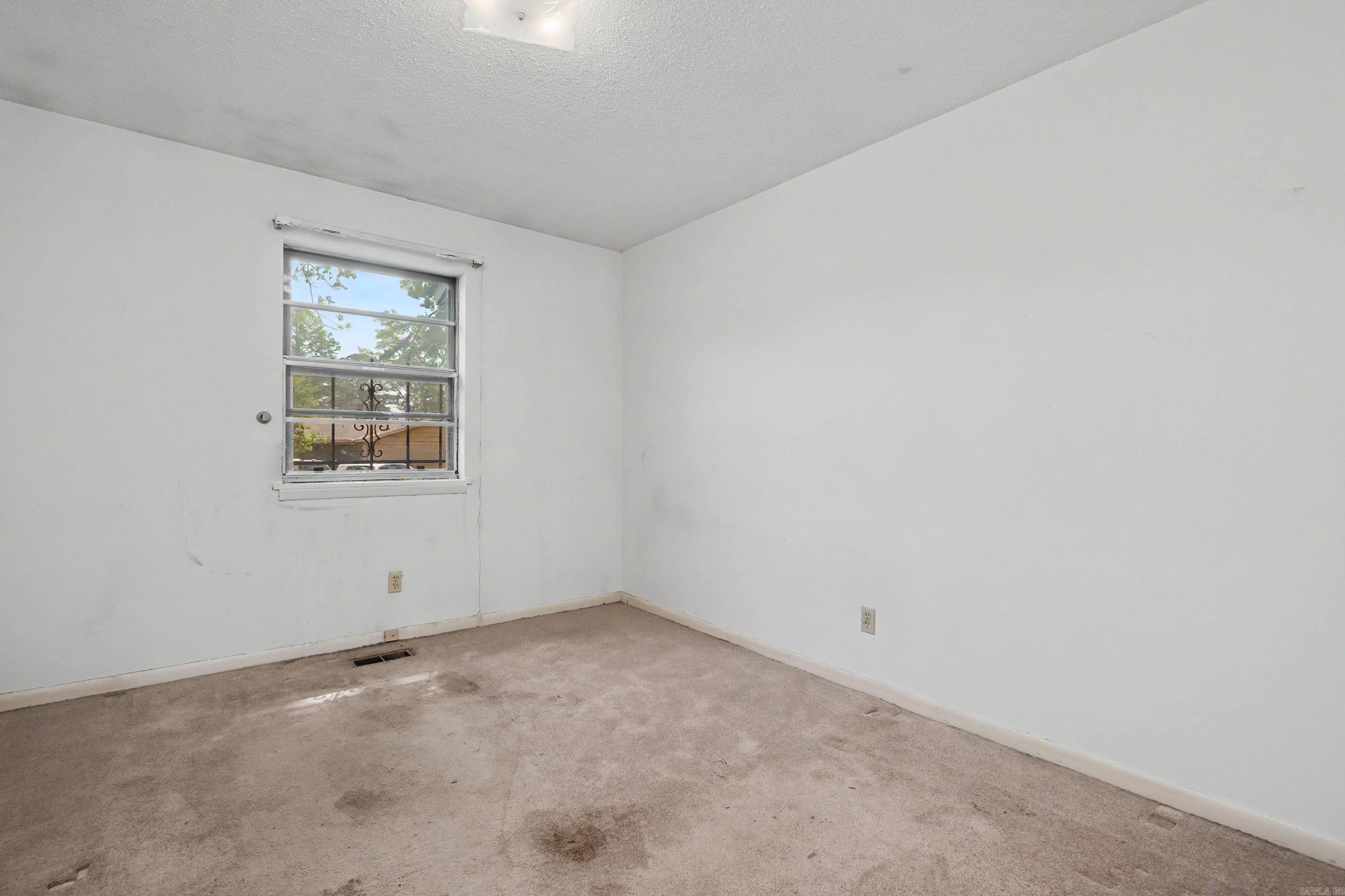 TWIN LAKES - Residential