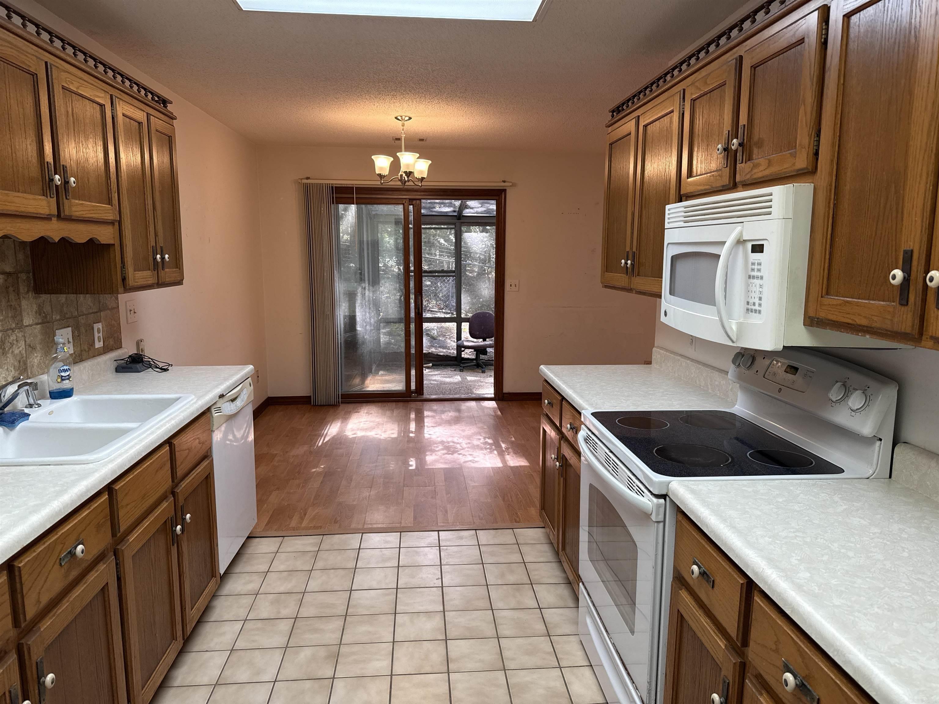 CHELSEA GLADE - Residential