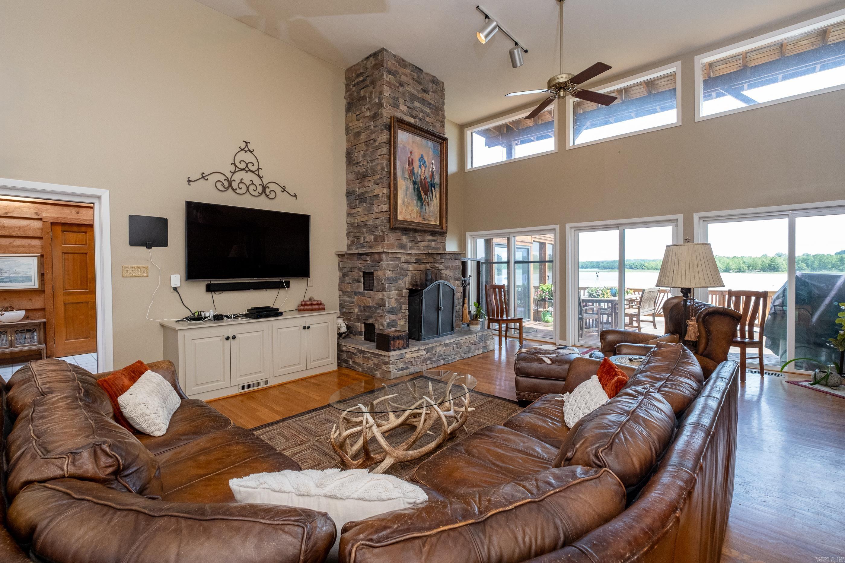 PINNACLE VALLEY - Residential