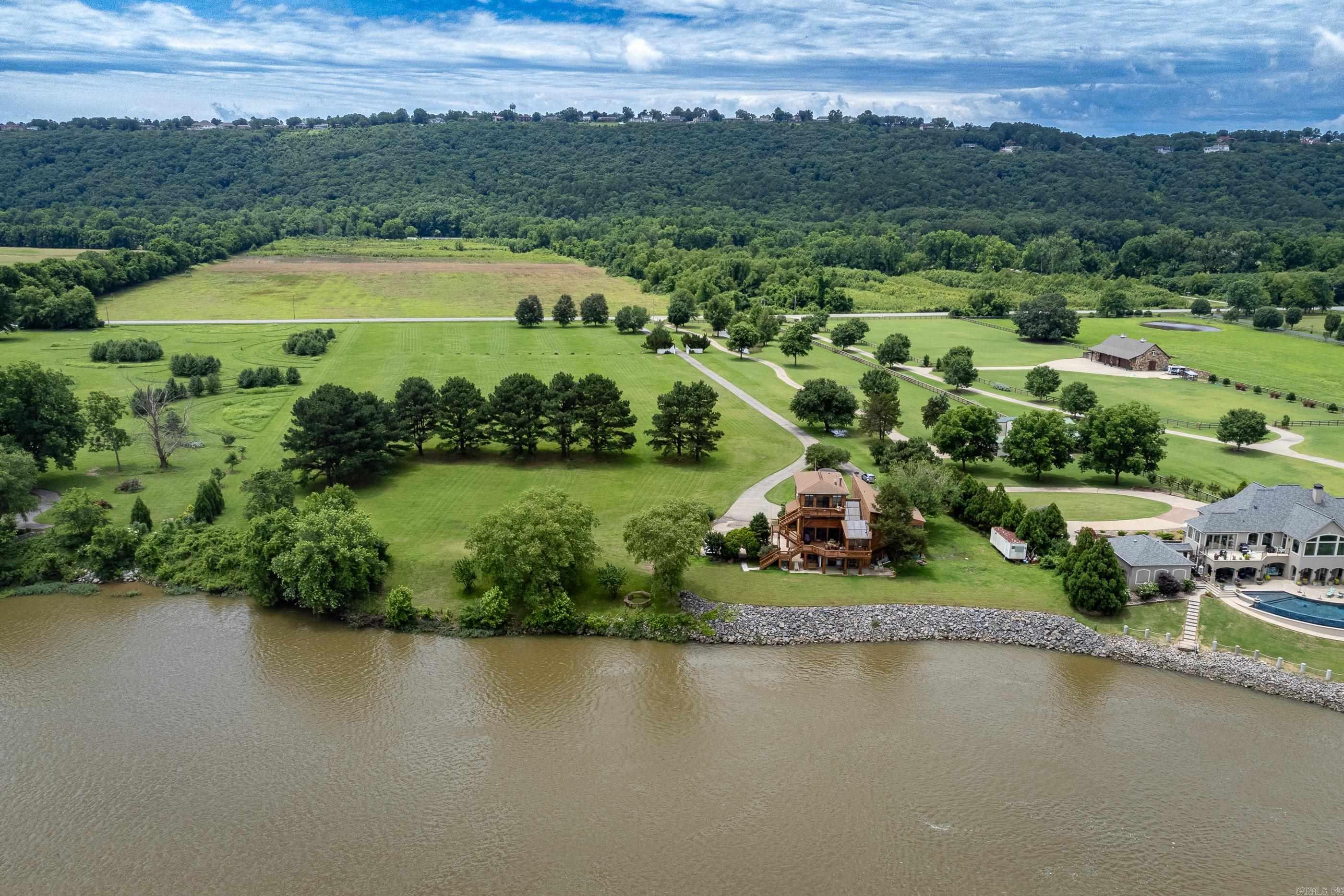 PINNACLE VALLEY - Residential