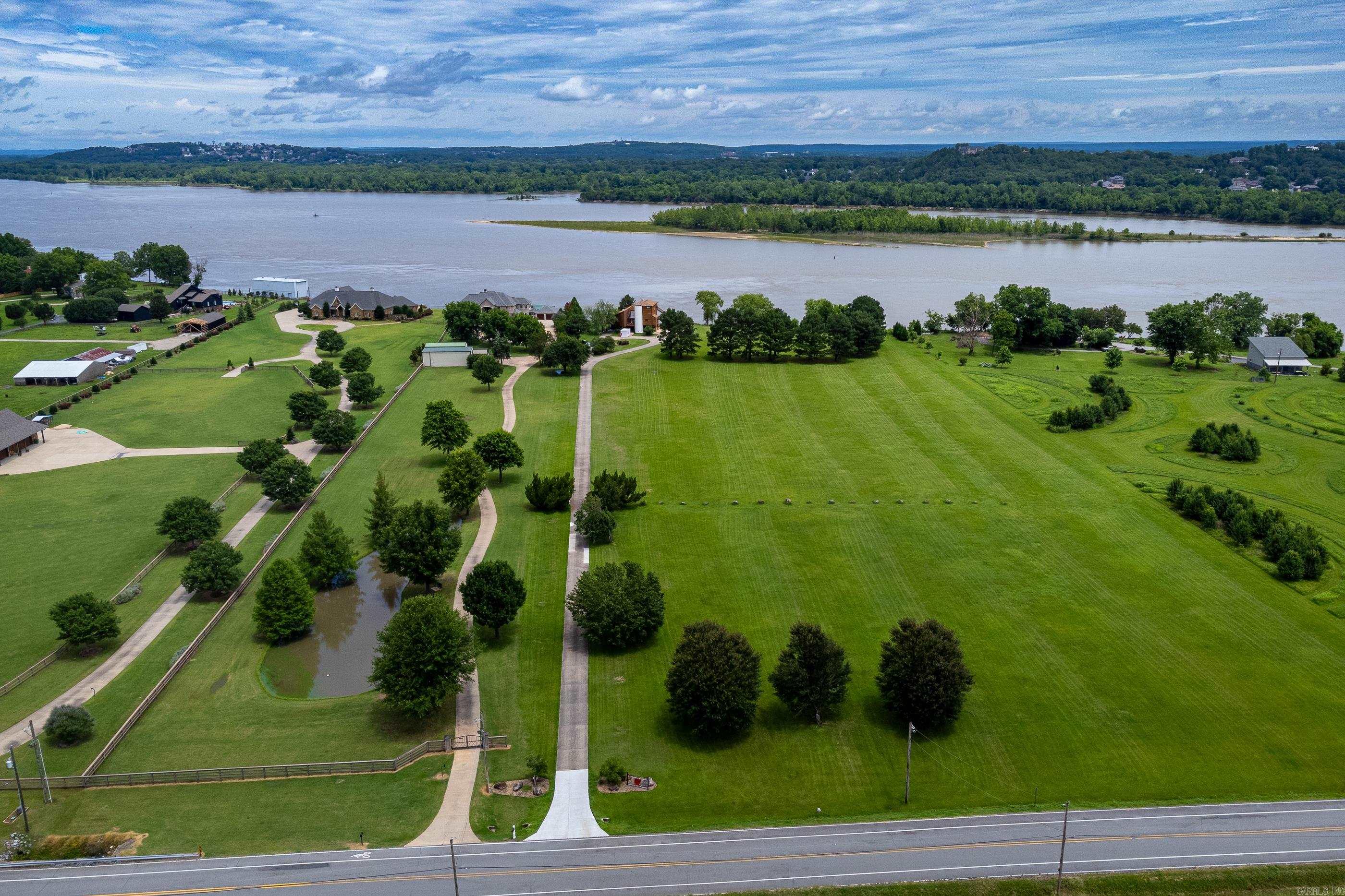 PINNACLE VALLEY - Residential