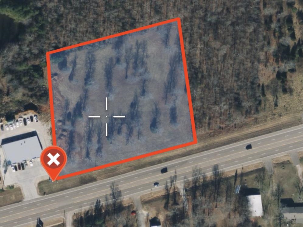 HIGH TRAFFIC PRIME COMMERCIAL ACREAGE in the Cherokee Village/Highland area with approx 400 ft of Highway 62/412 frontage. This 4 acres m/l will be an ideal place for you to start or locate your business. City water, Sewer, and Electricity all available. Priced to sell!