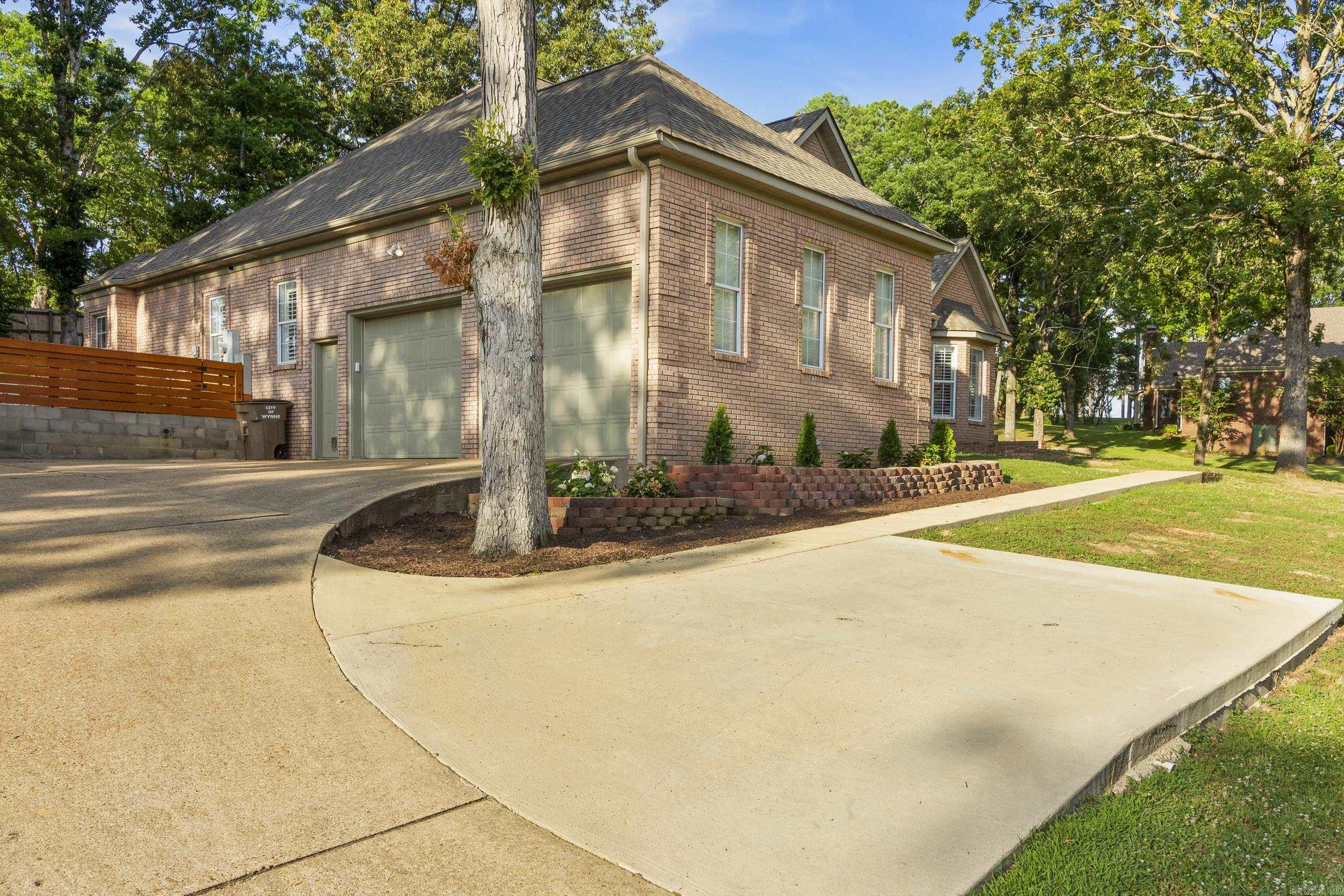 WYNNEWOOD ADDITION - Residential