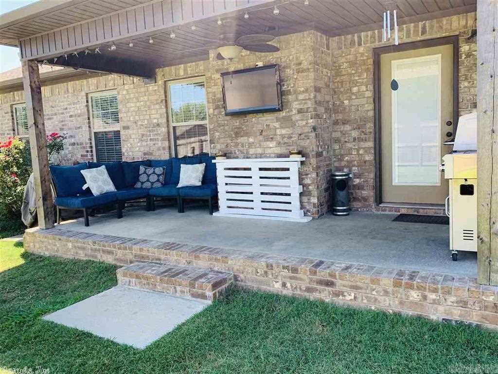 Churchill Downs - Residential Lease