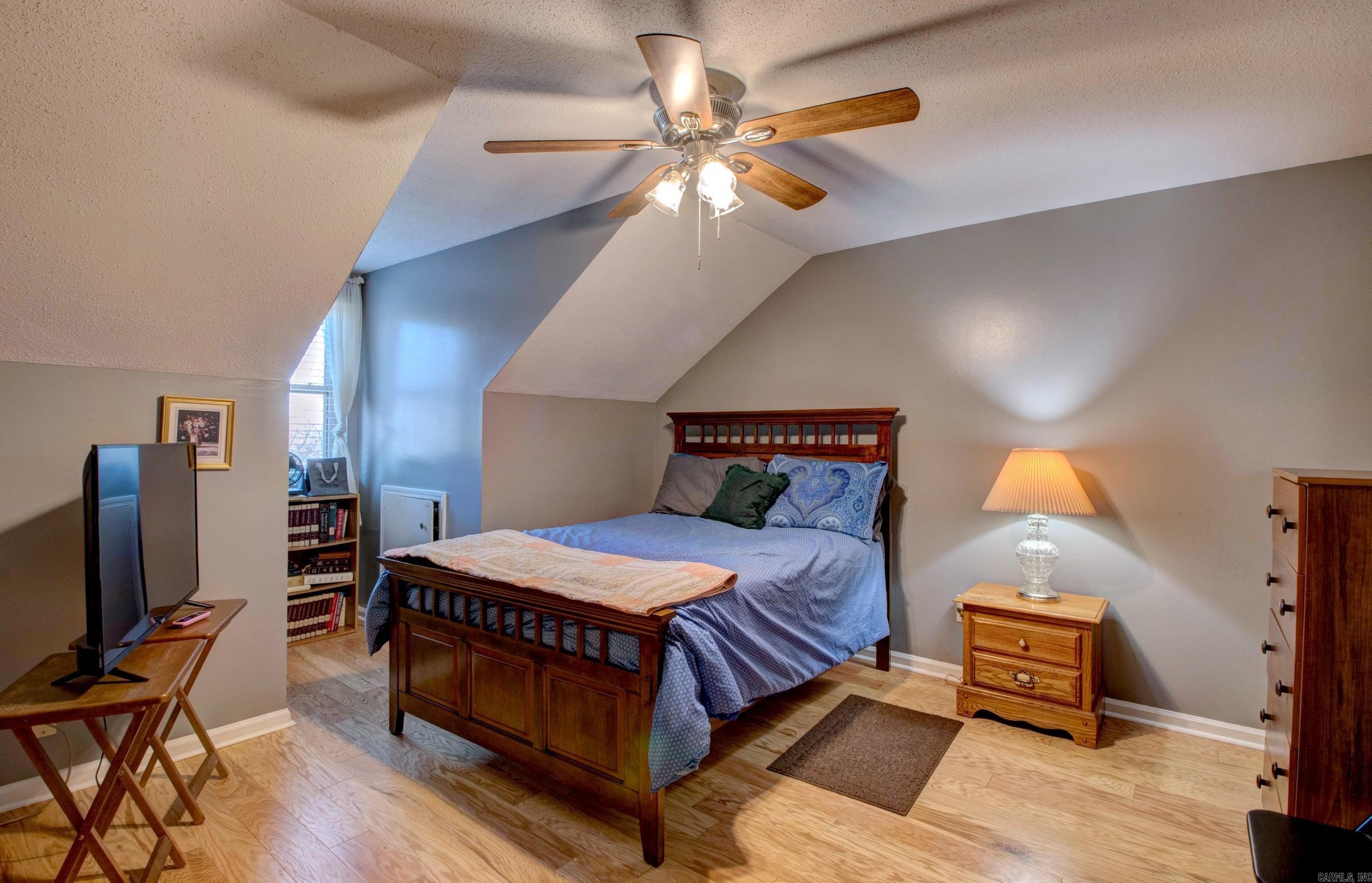 CAMPUS PLACE - Residential