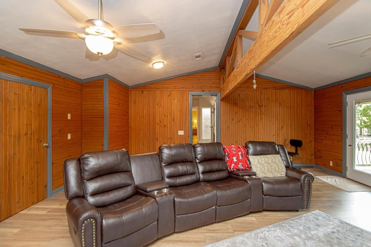 OAK MEADOWS - Residential