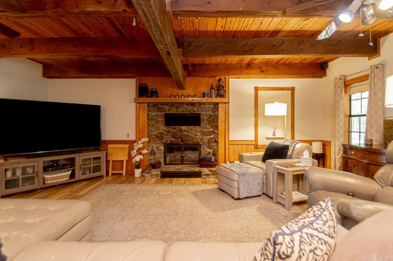 OAK MEADOWS - Residential