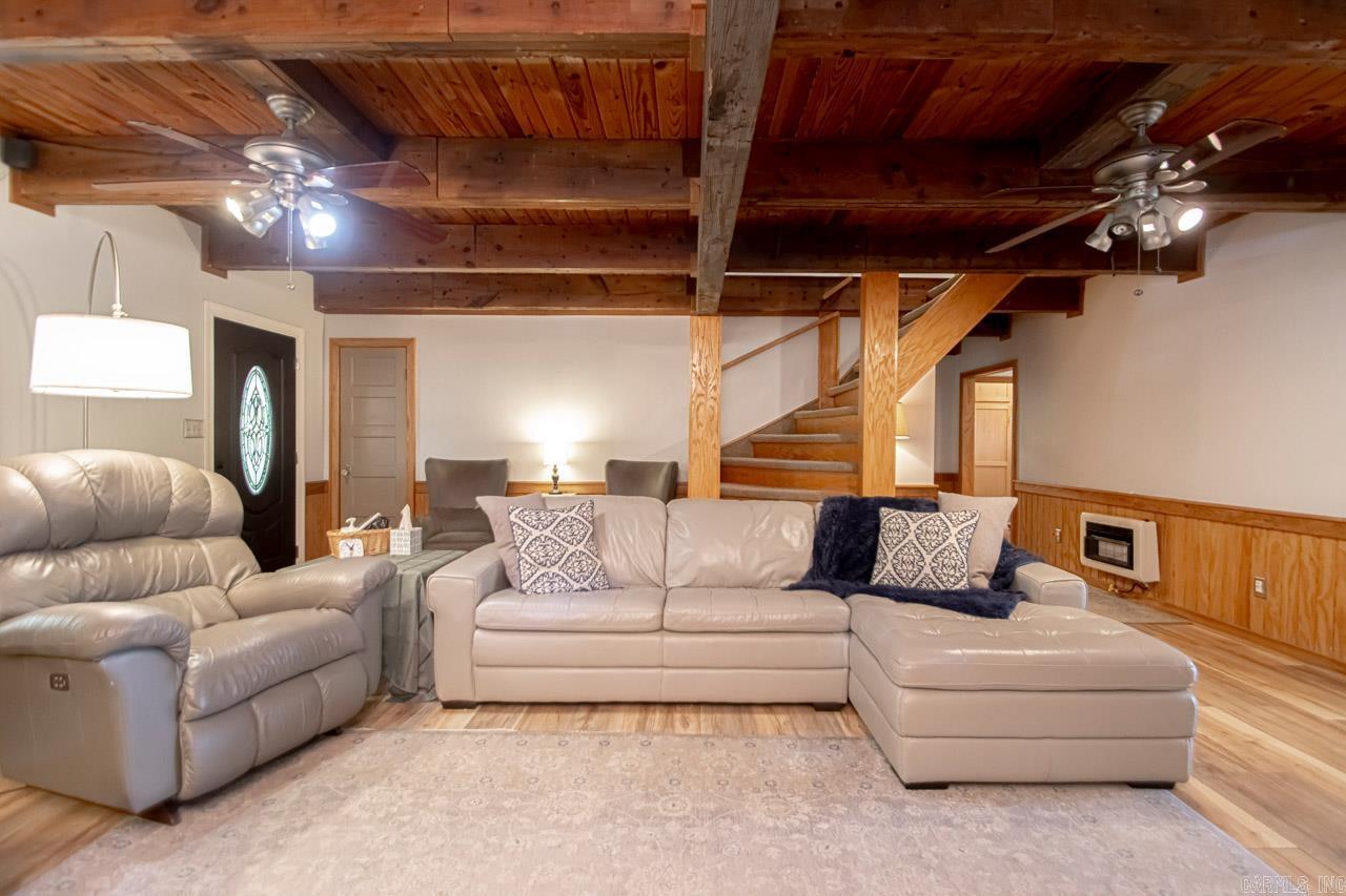 OAK MEADOWS - Residential