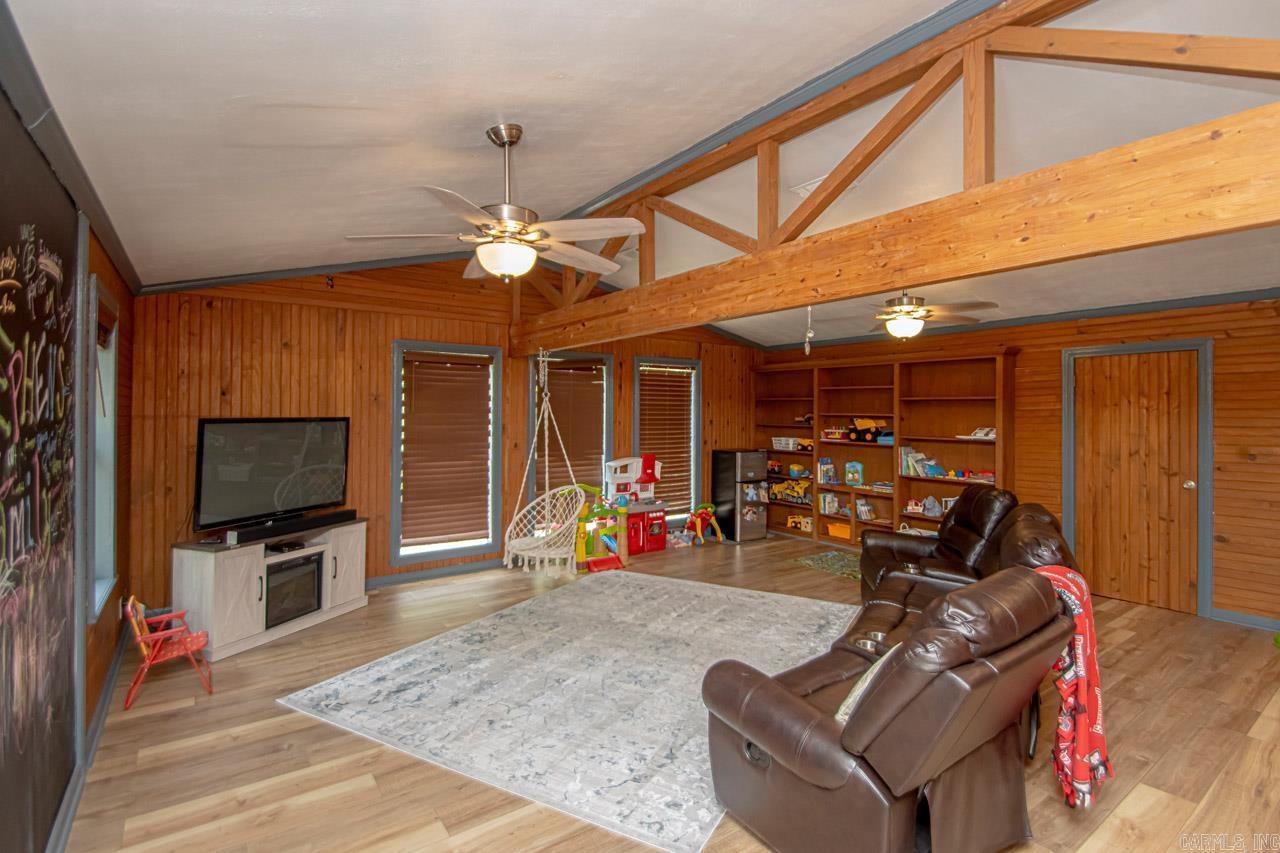 OAK MEADOWS - Residential