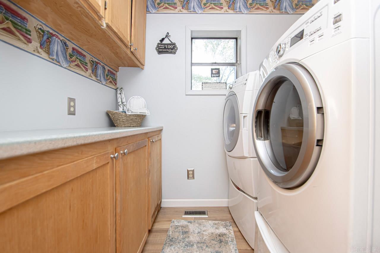 OAK MEADOWS - Residential