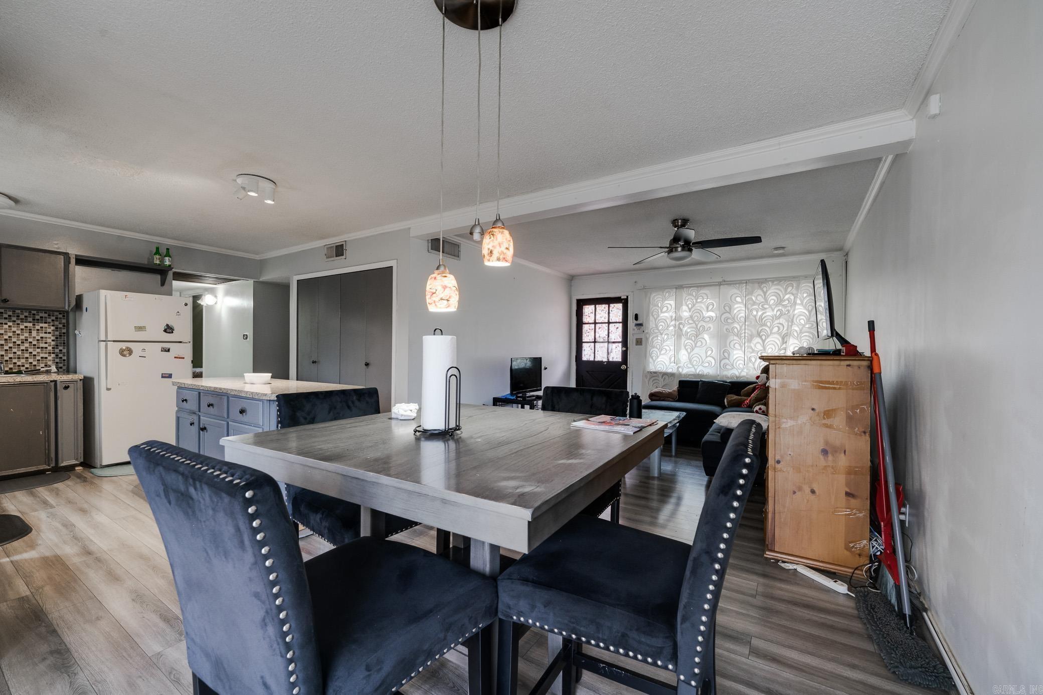 MEADOWCLIFF - Residential