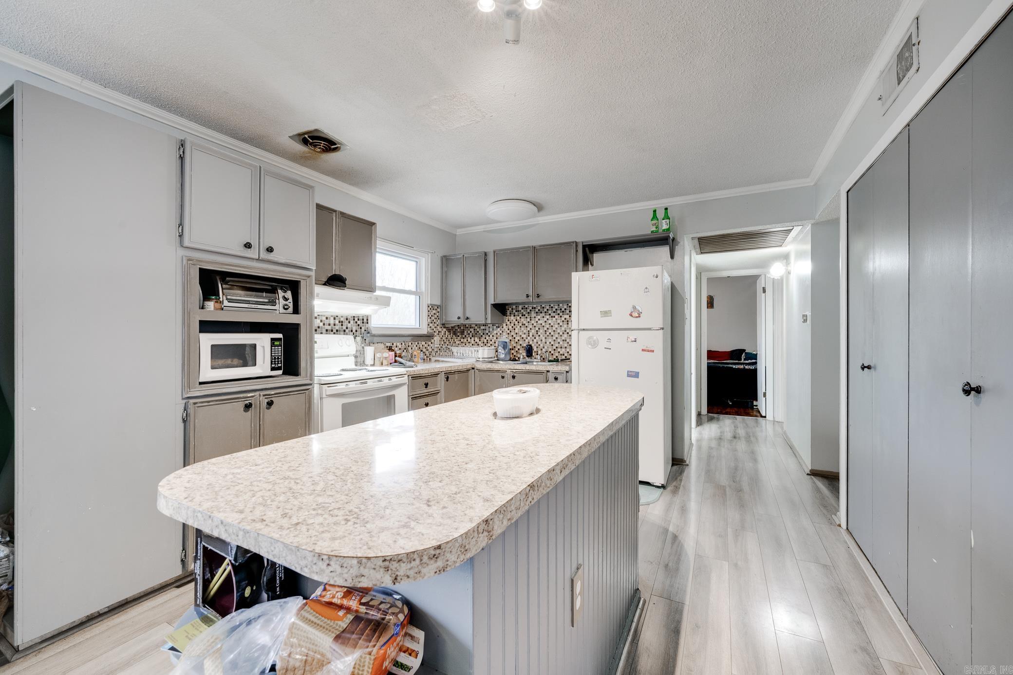 MEADOWCLIFF - Residential