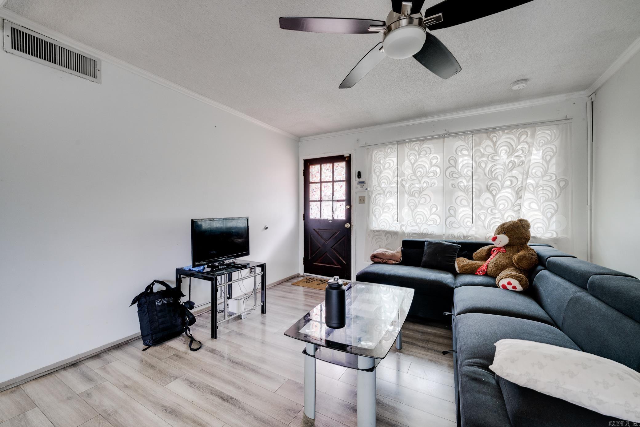 MEADOWCLIFF - Residential