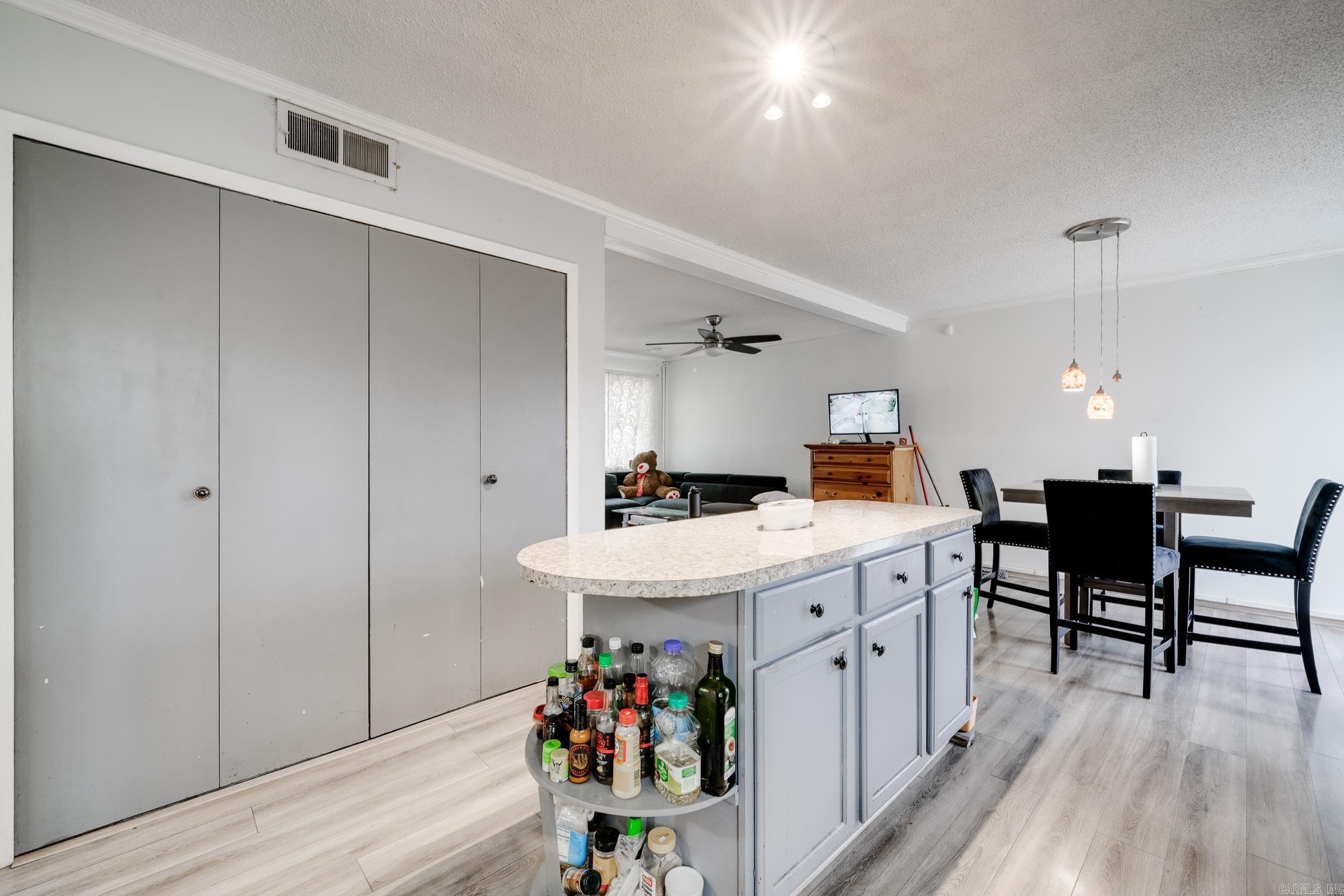 MEADOWCLIFF - Residential