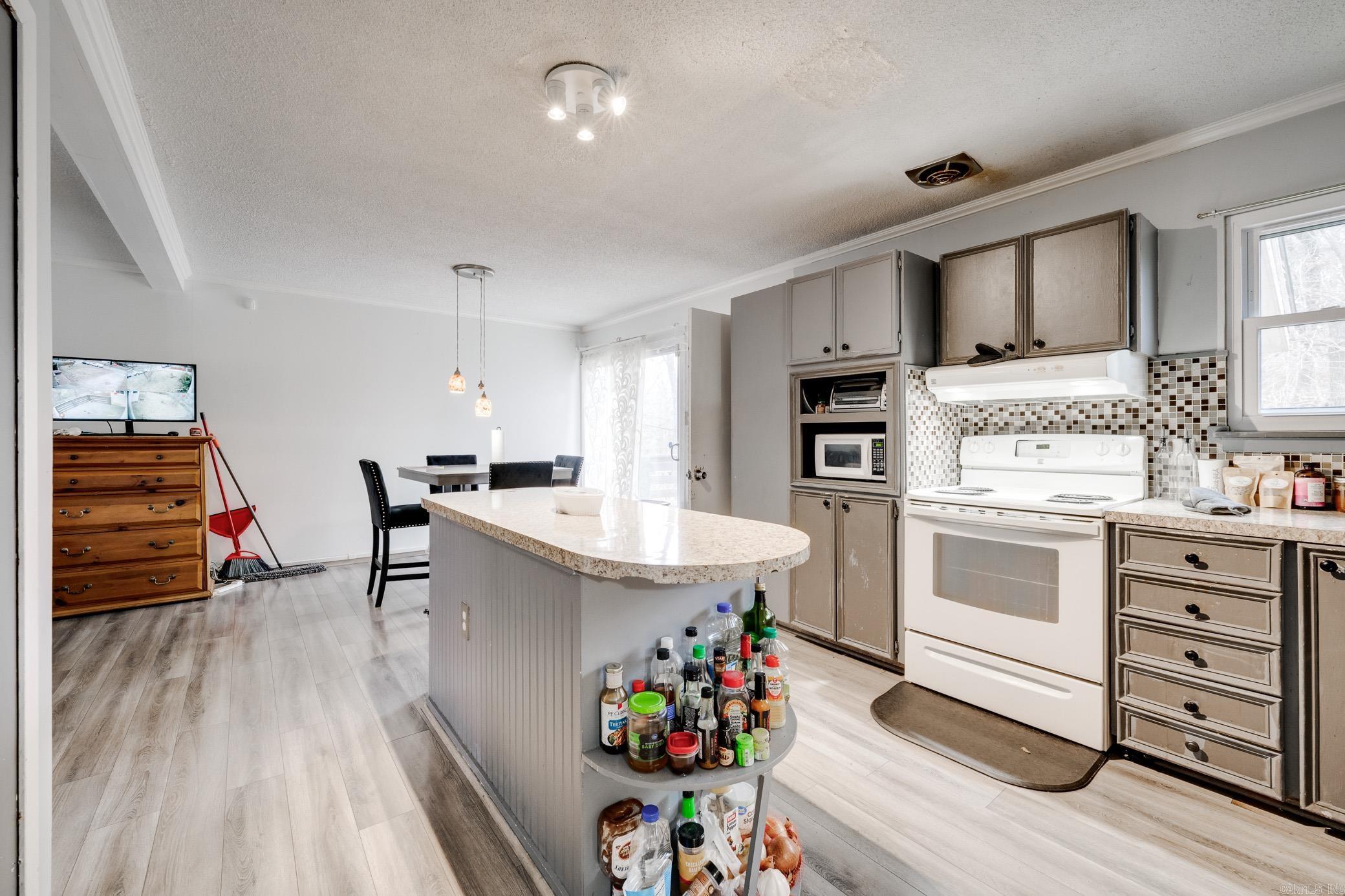 MEADOWCLIFF - Residential