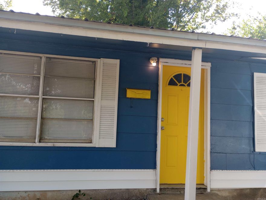 2 bd. 1 full bath. Available now. Call listing office for details.