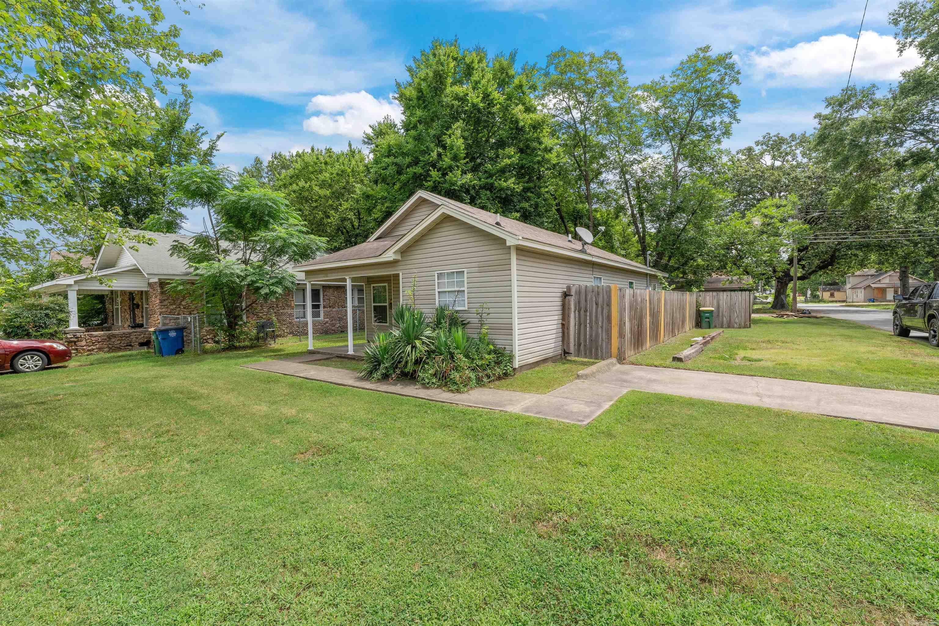 HOLTS INDUSTRIAL - Residential