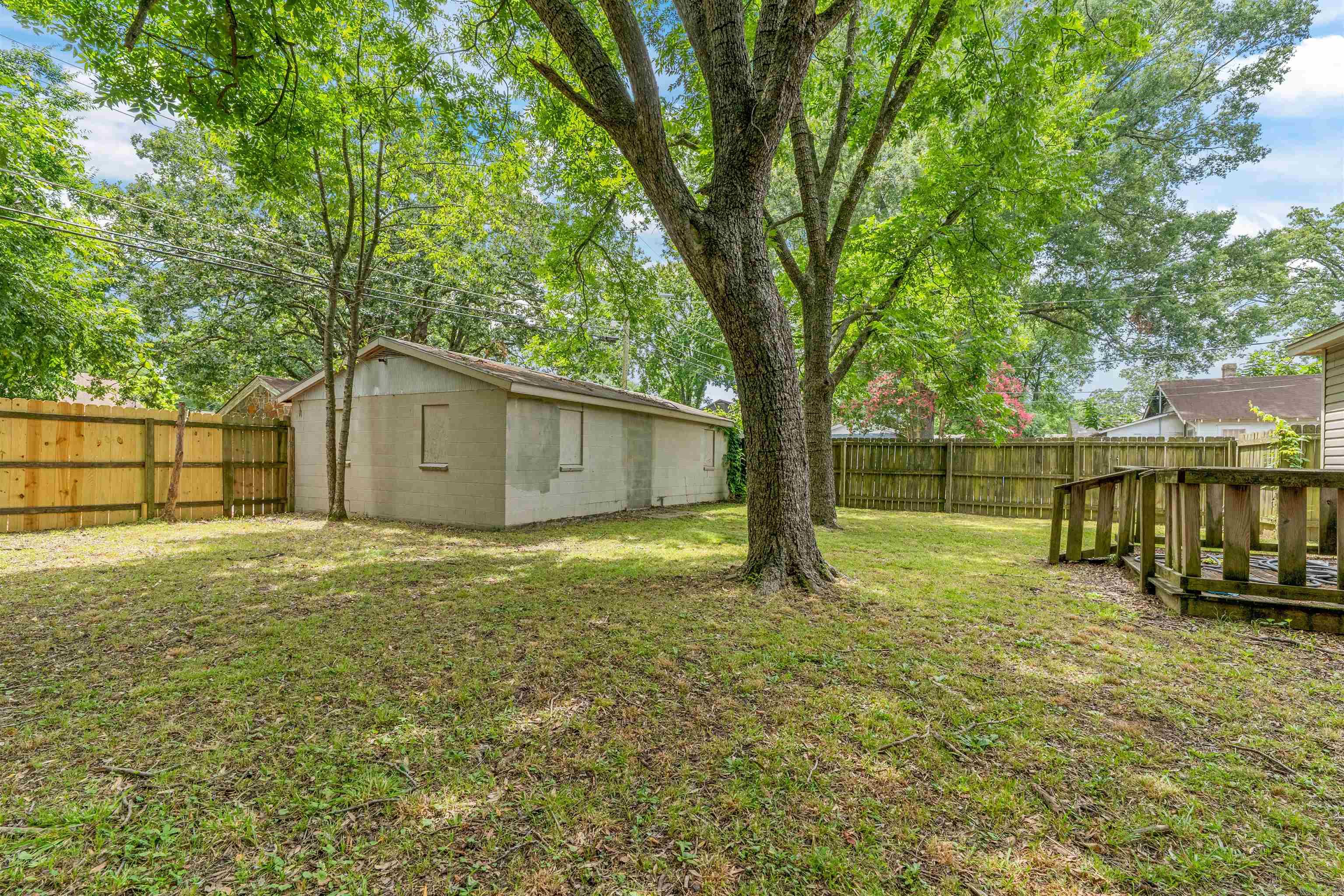 HOLTS INDUSTRIAL - Residential