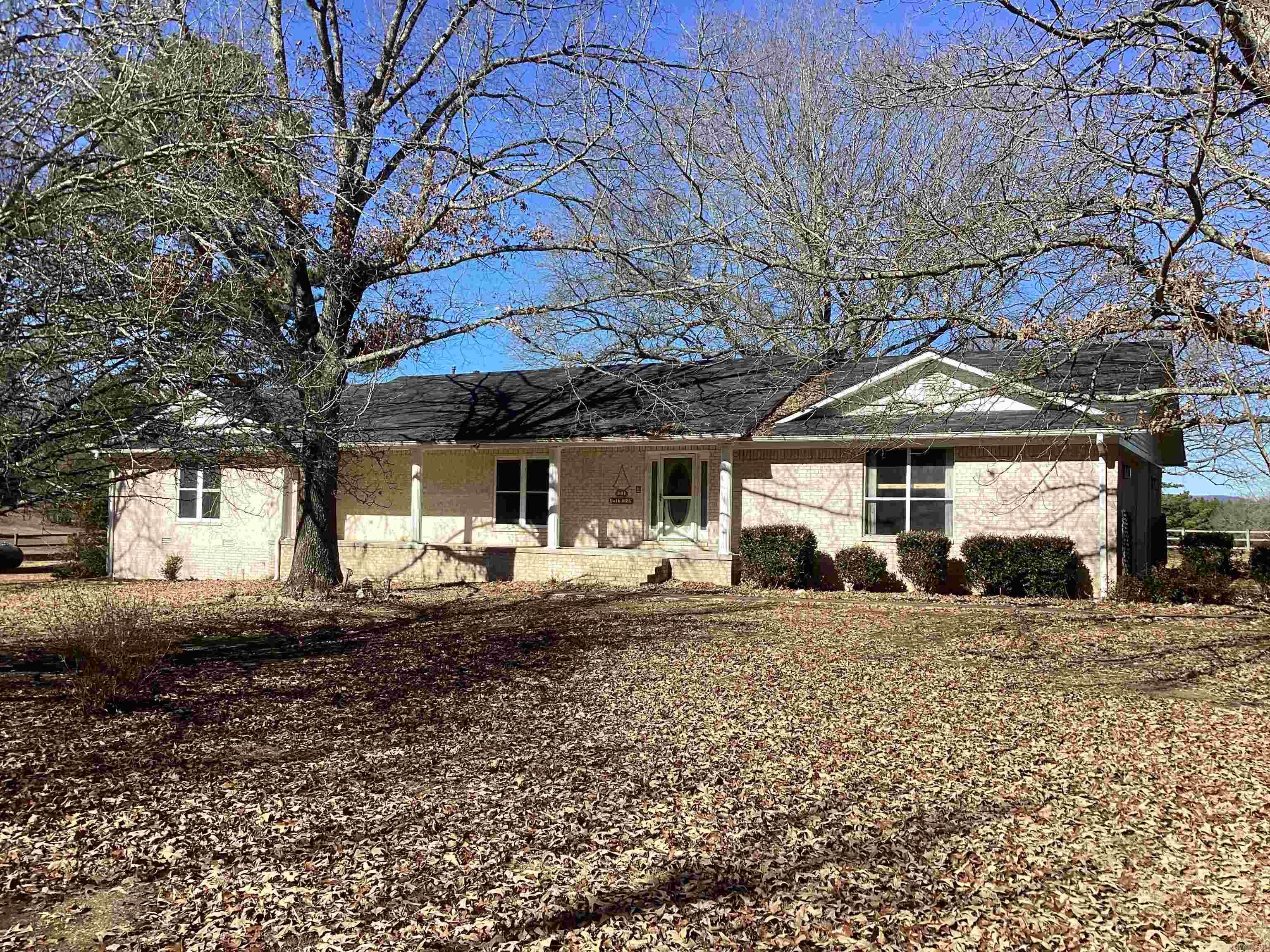 COUNTRY CLUB ESTATES - Residential