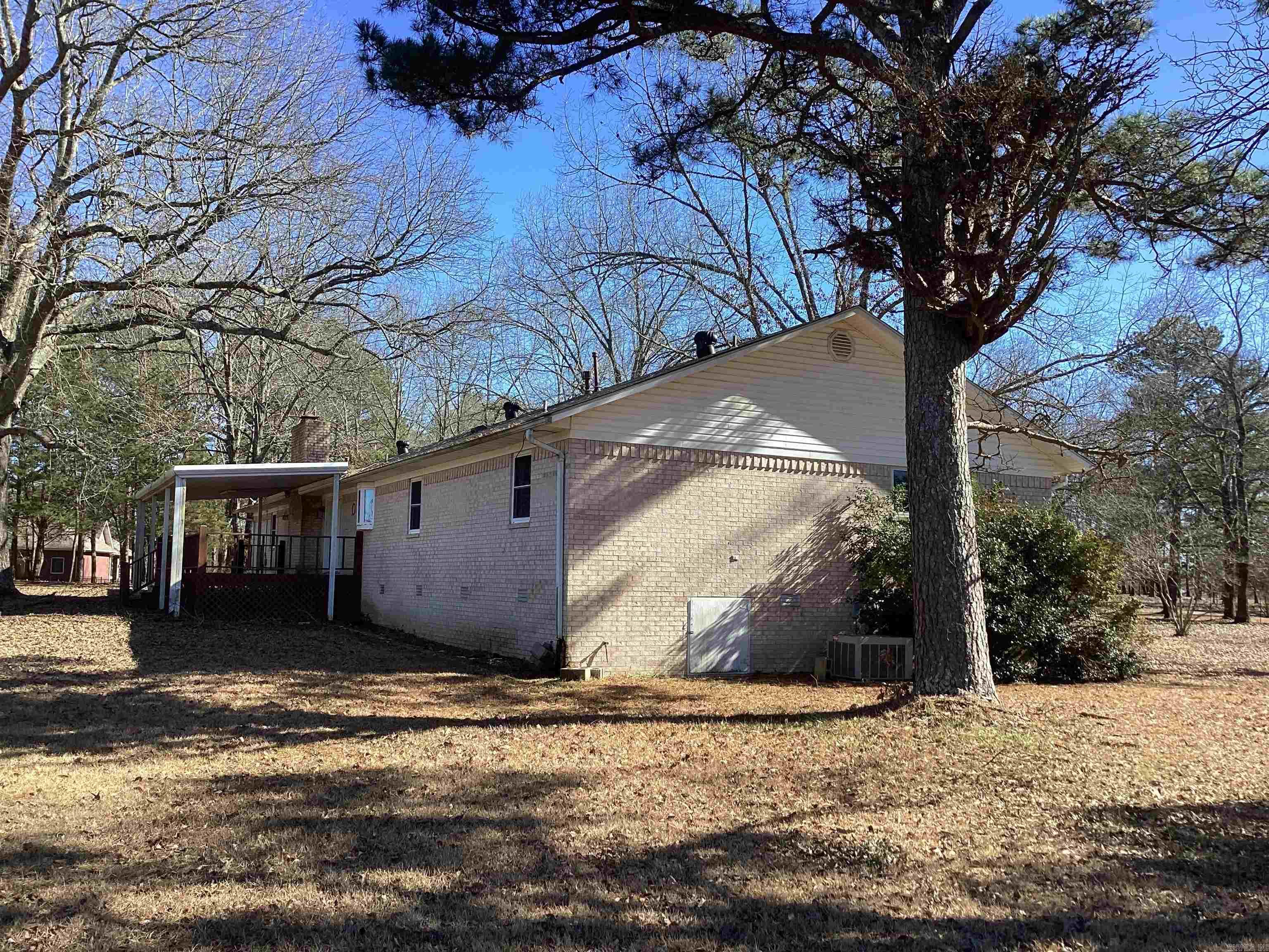 COUNTRY CLUB ESTATES - Residential