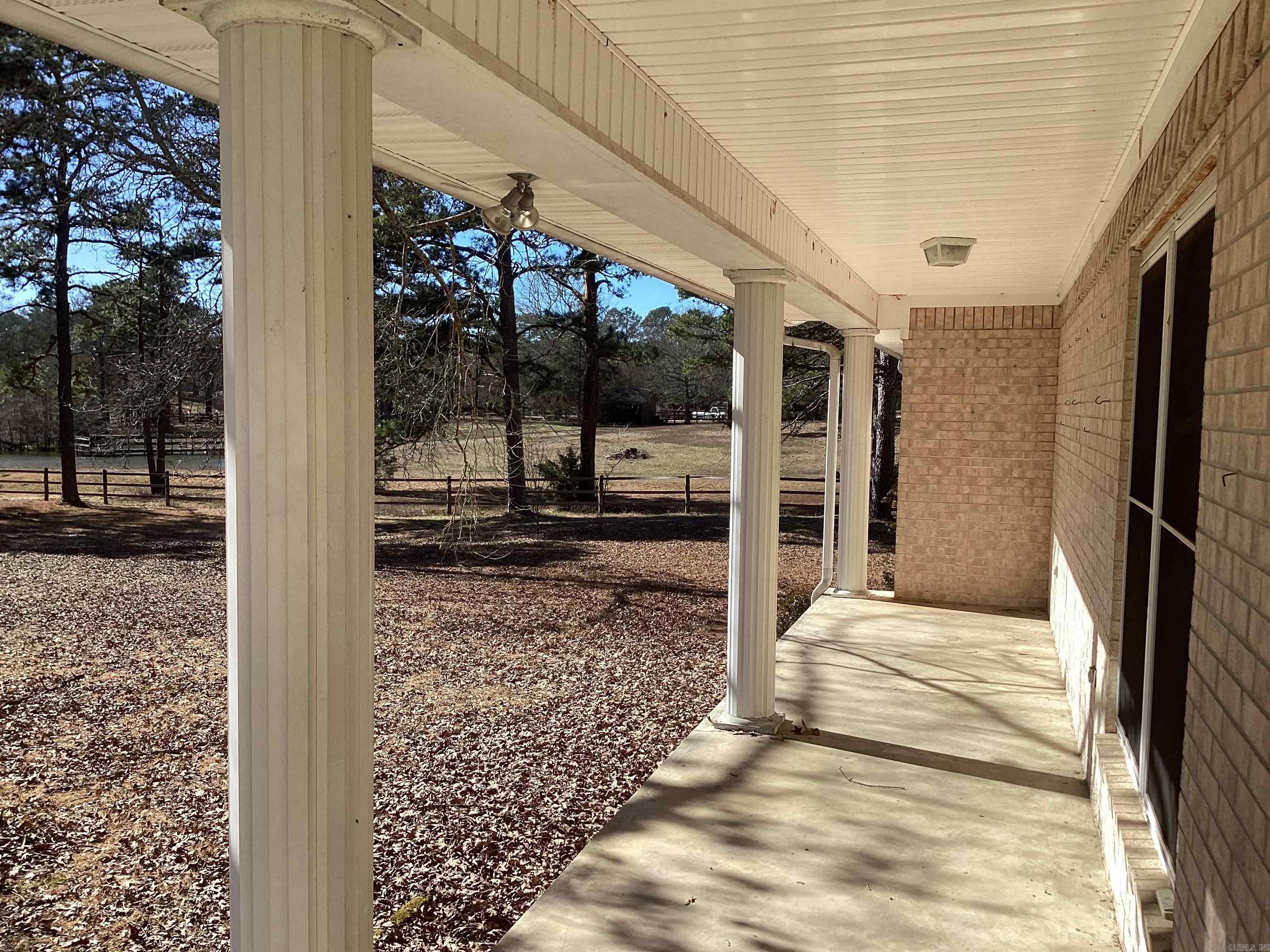 COUNTRY CLUB ESTATES - Residential