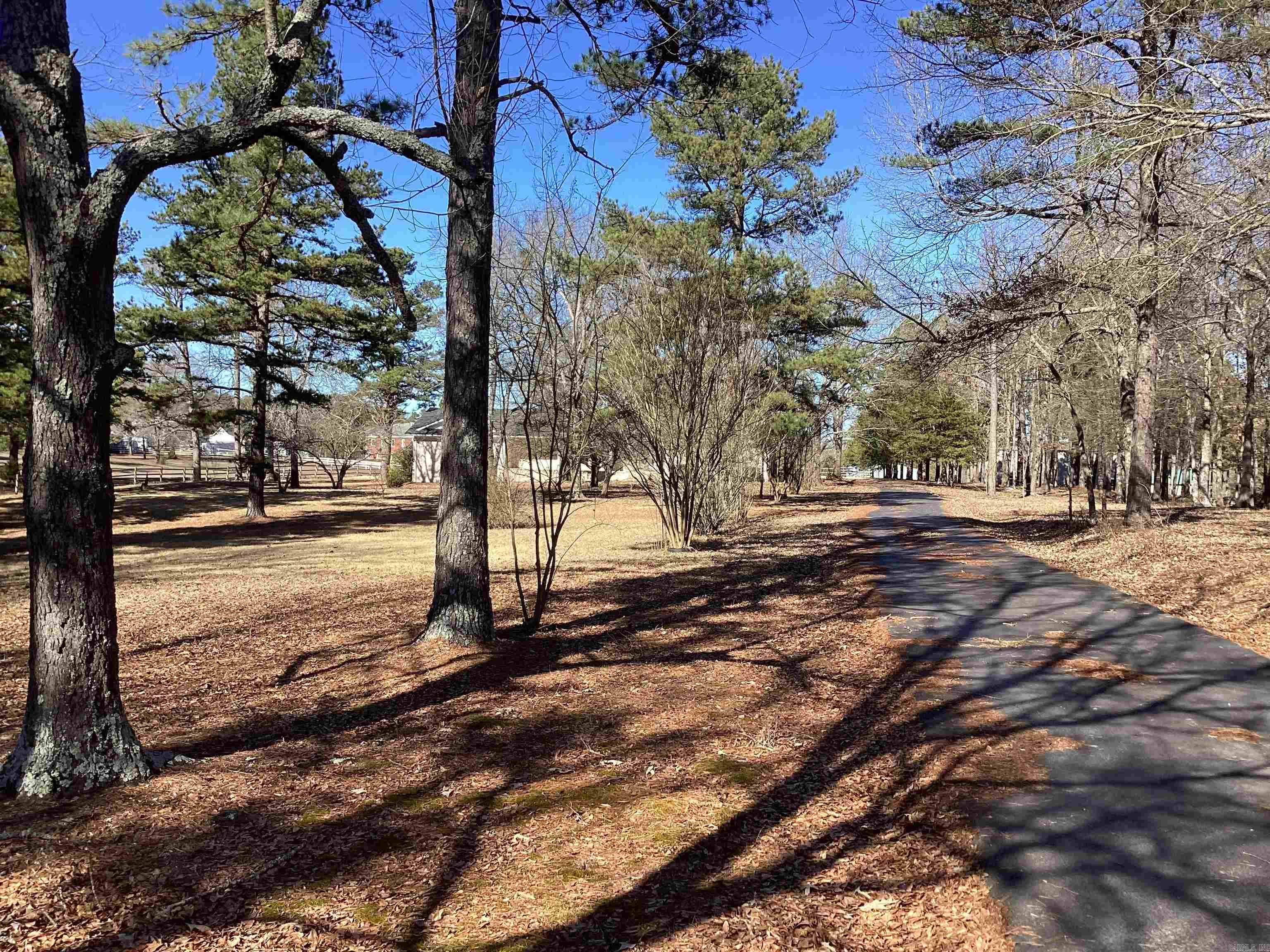 COUNTRY CLUB ESTATES - Residential