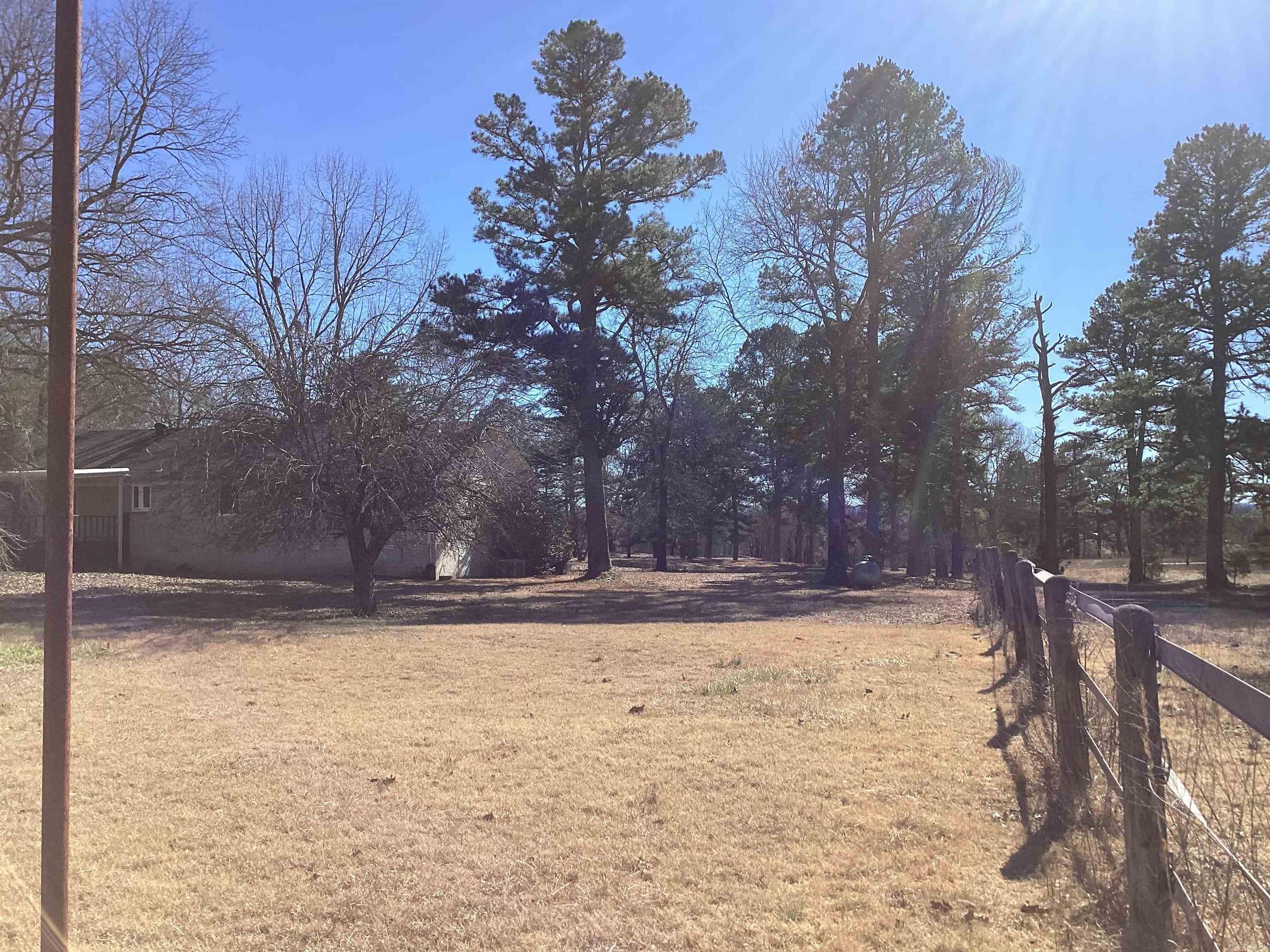 COUNTRY CLUB ESTATES - Residential